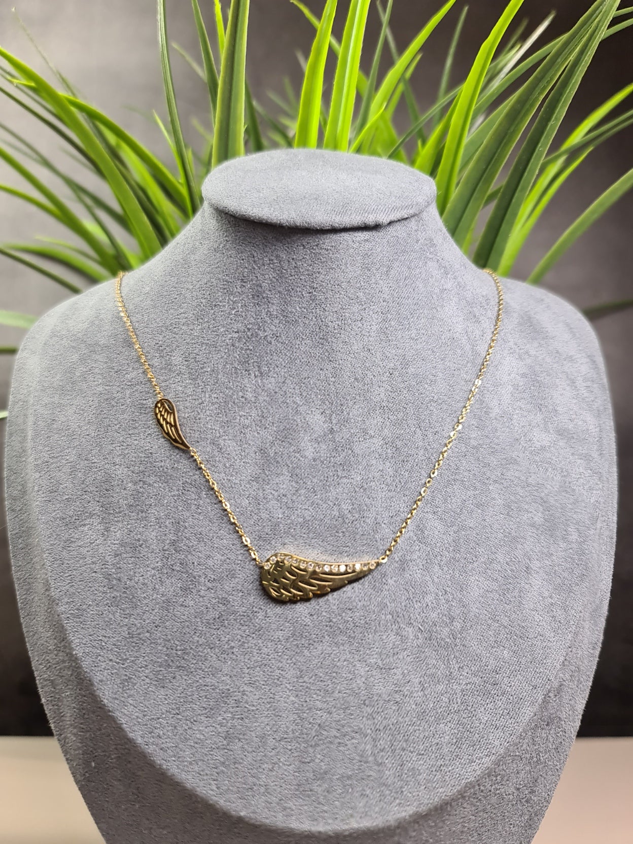 Wings necklace image 0