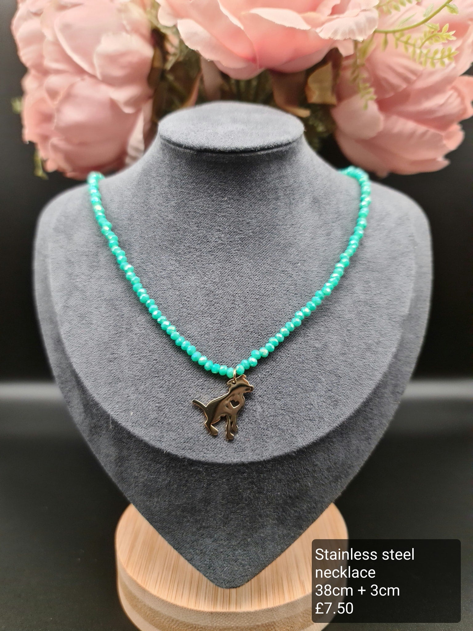 Beaded necklace image 0