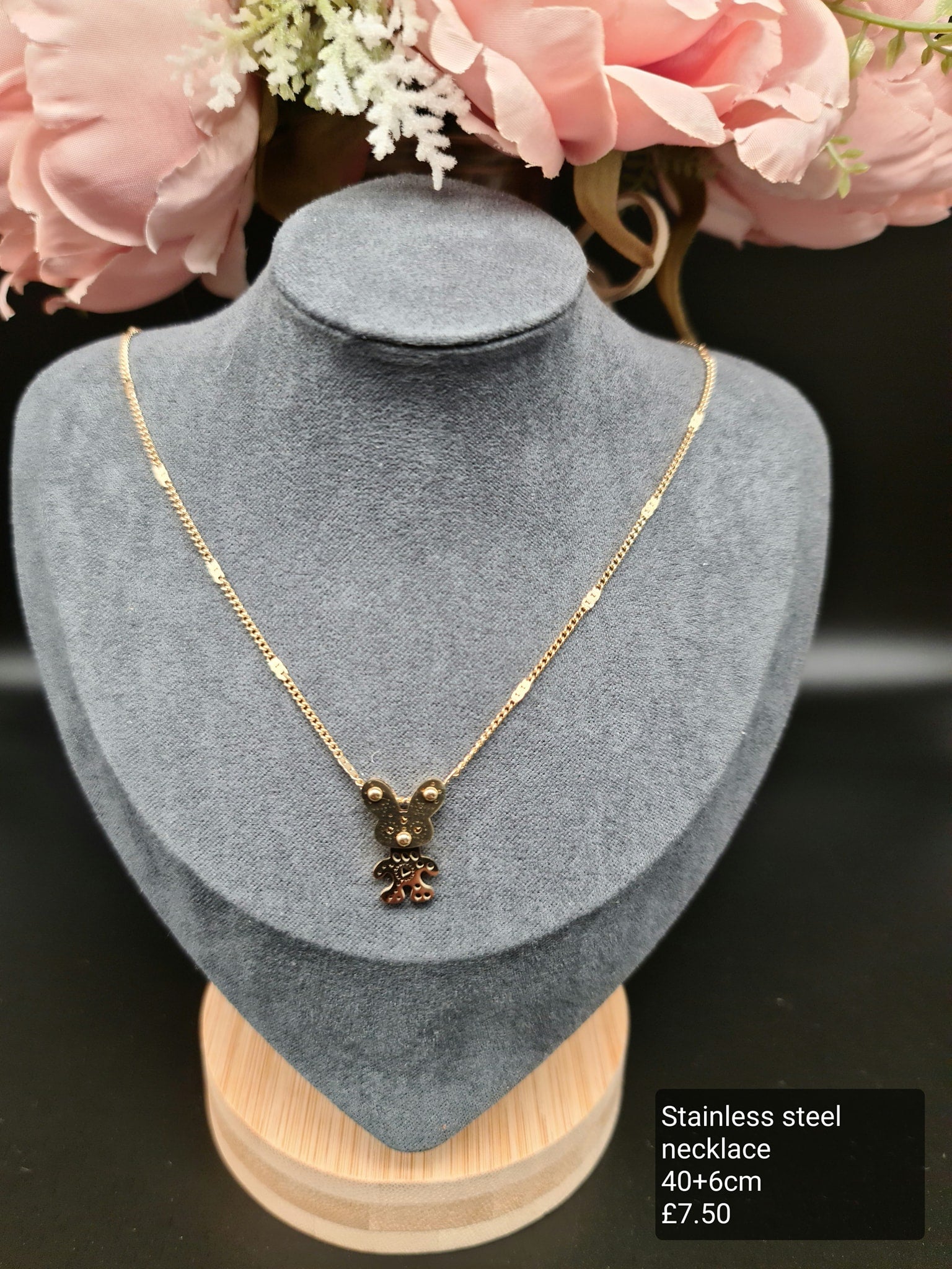 Necklace image 0