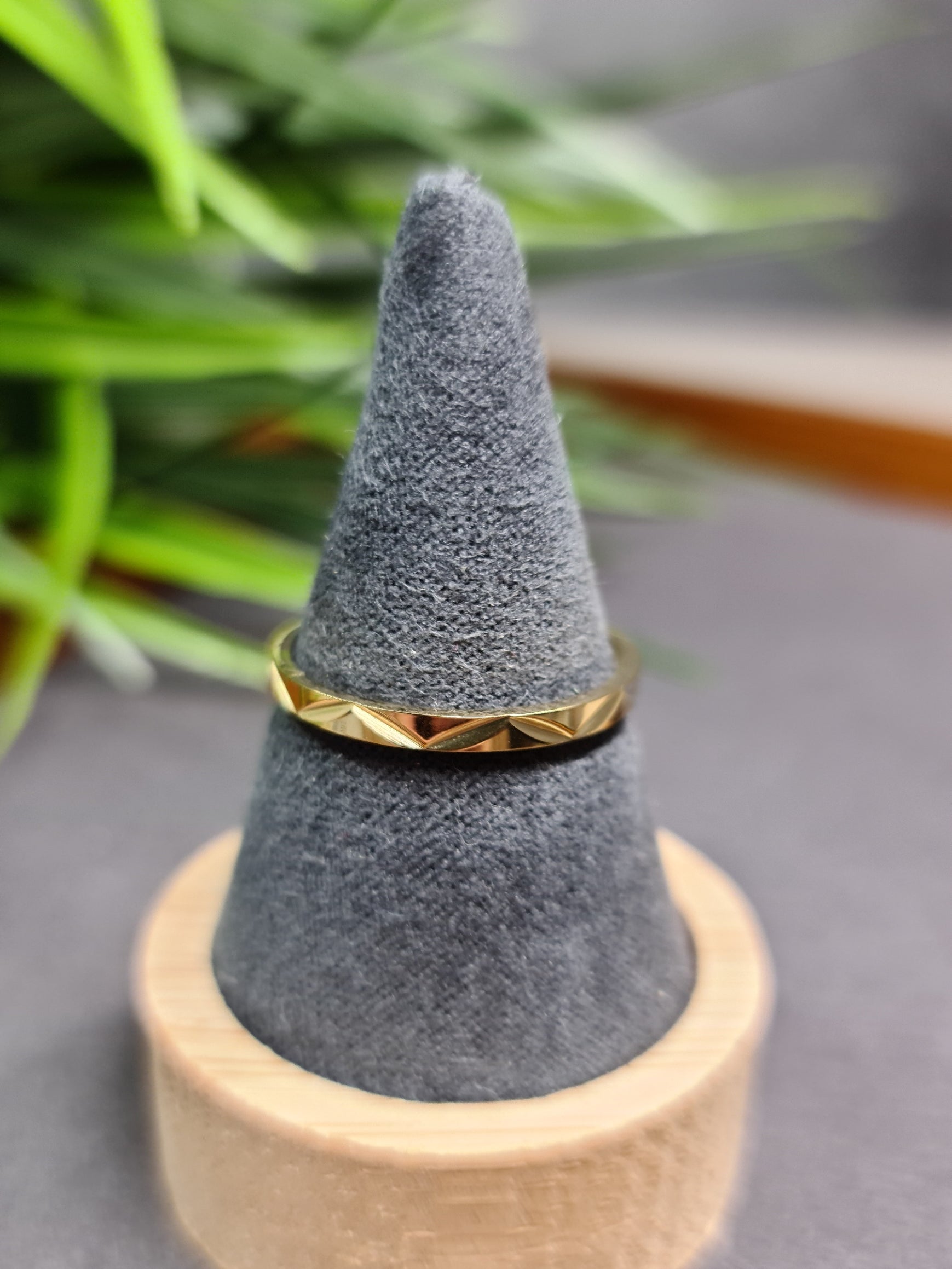 Simple wedding ring image 0