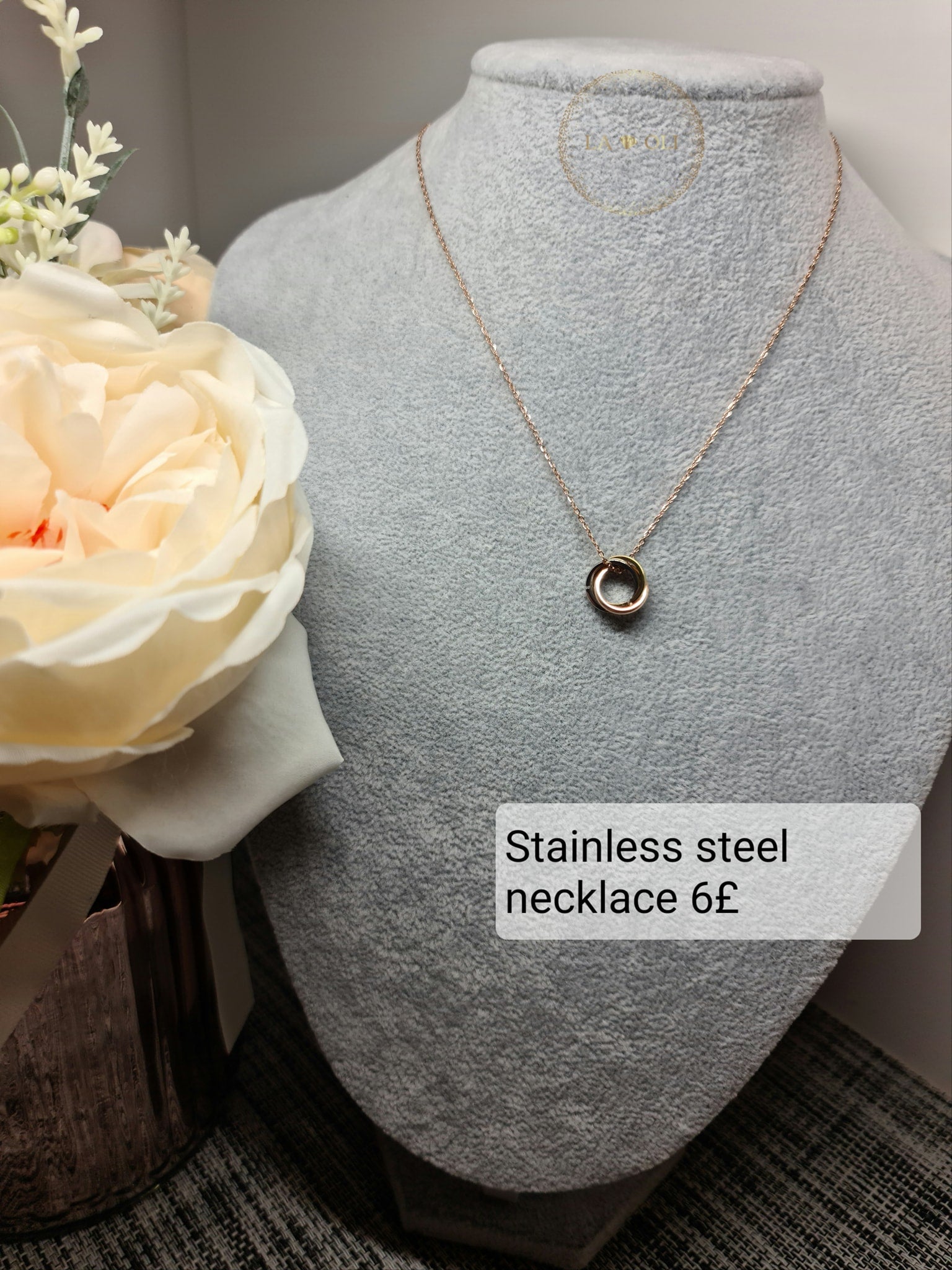 Necklace image 0