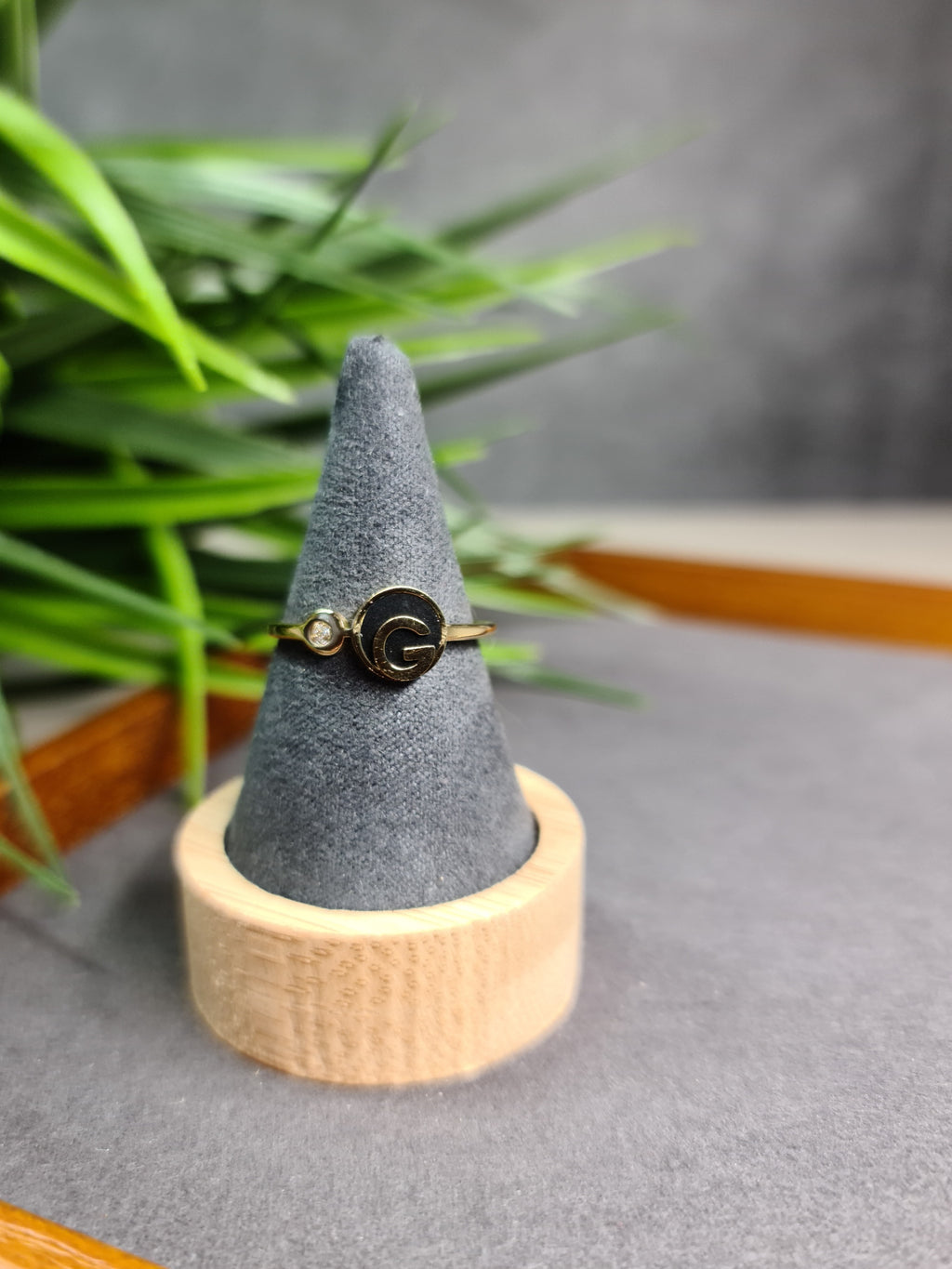 G letter ring image 0