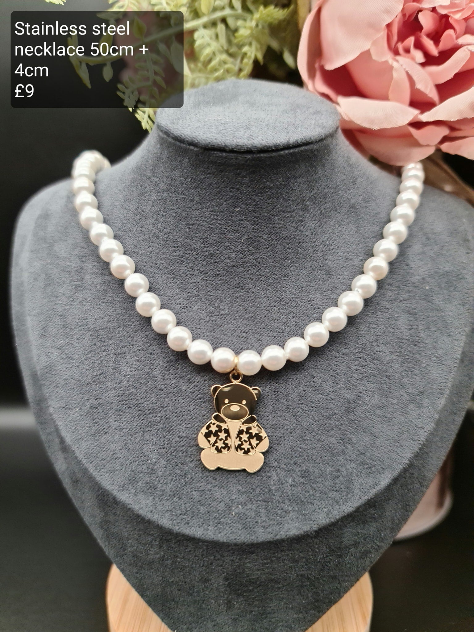 Pearl necklace image 0
