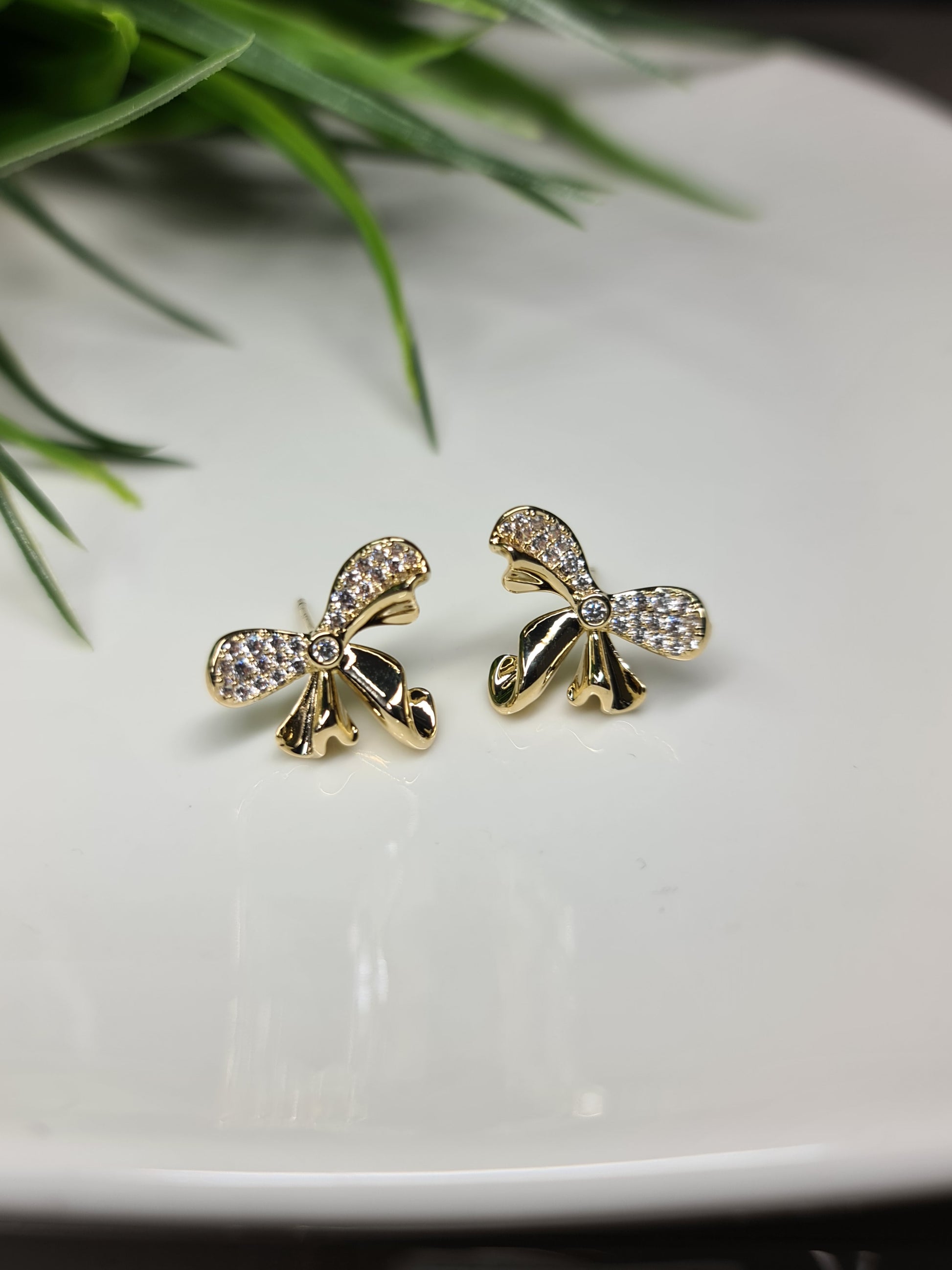 Bow earrings image 0