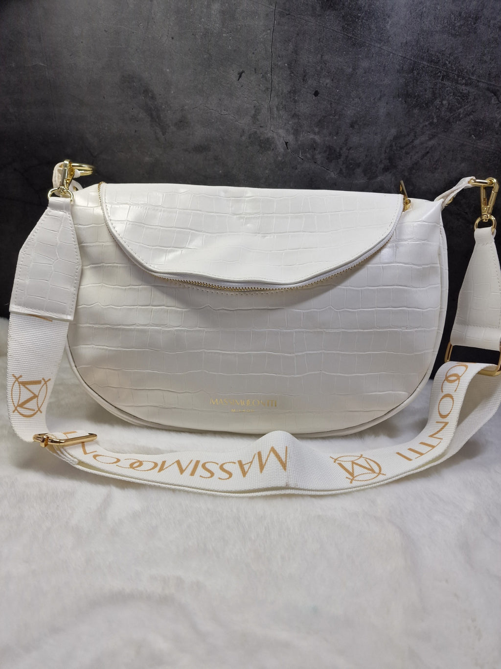 Massimo Contti cross body bag in white image 0