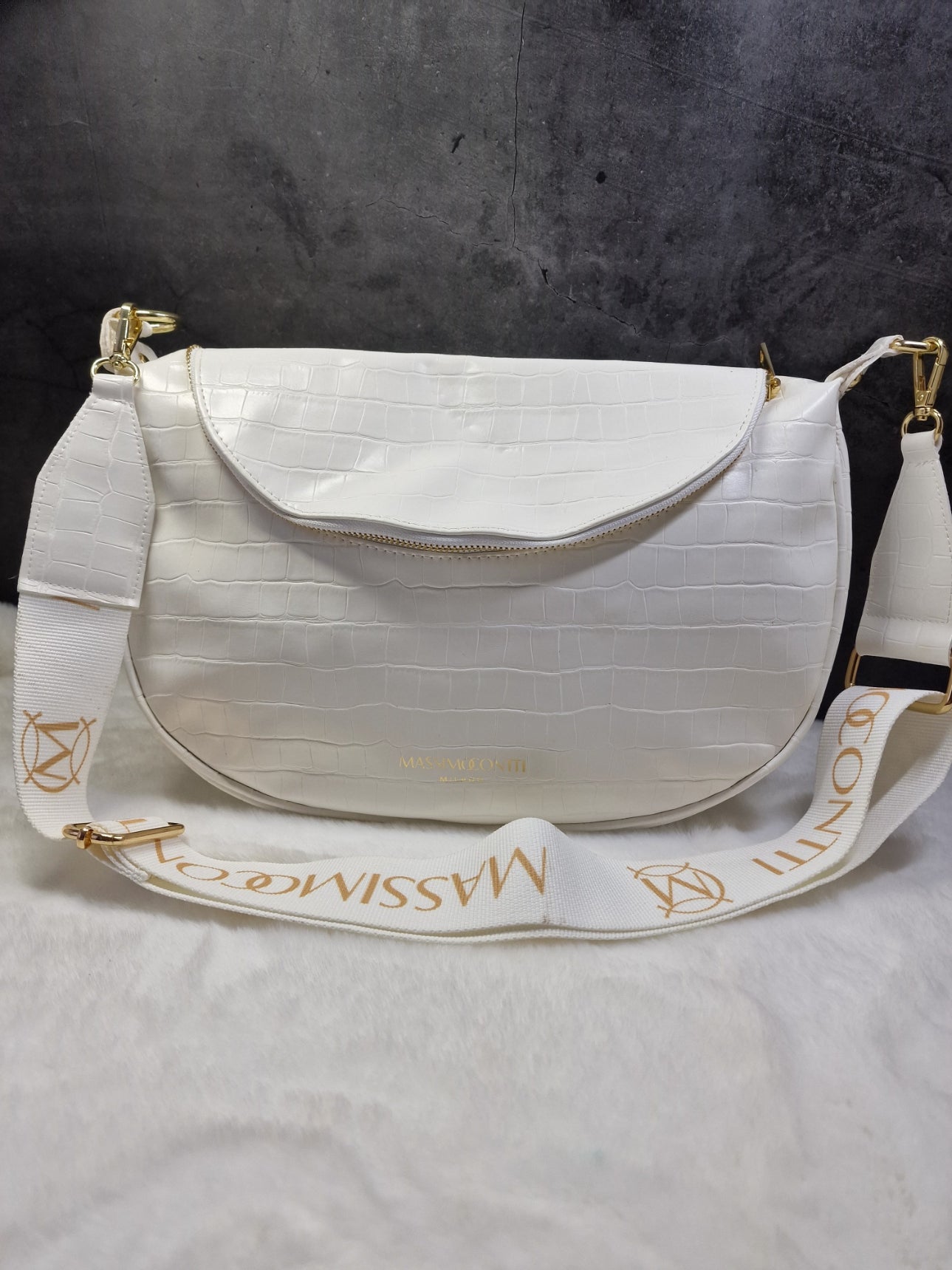 Massimo Contti cross body bag in white image 0