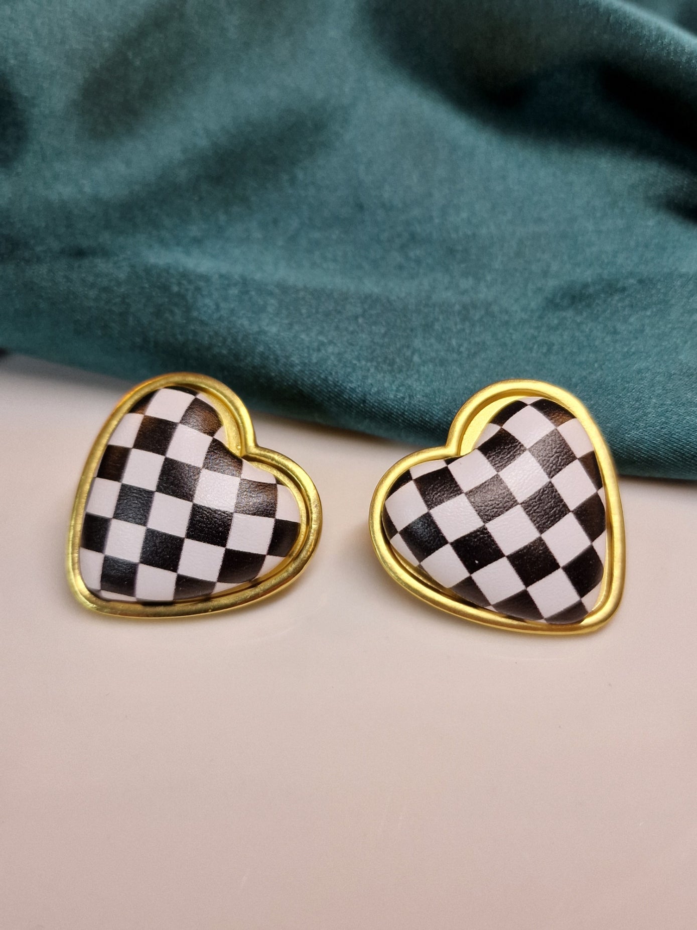 Chess, heart earrings image 0