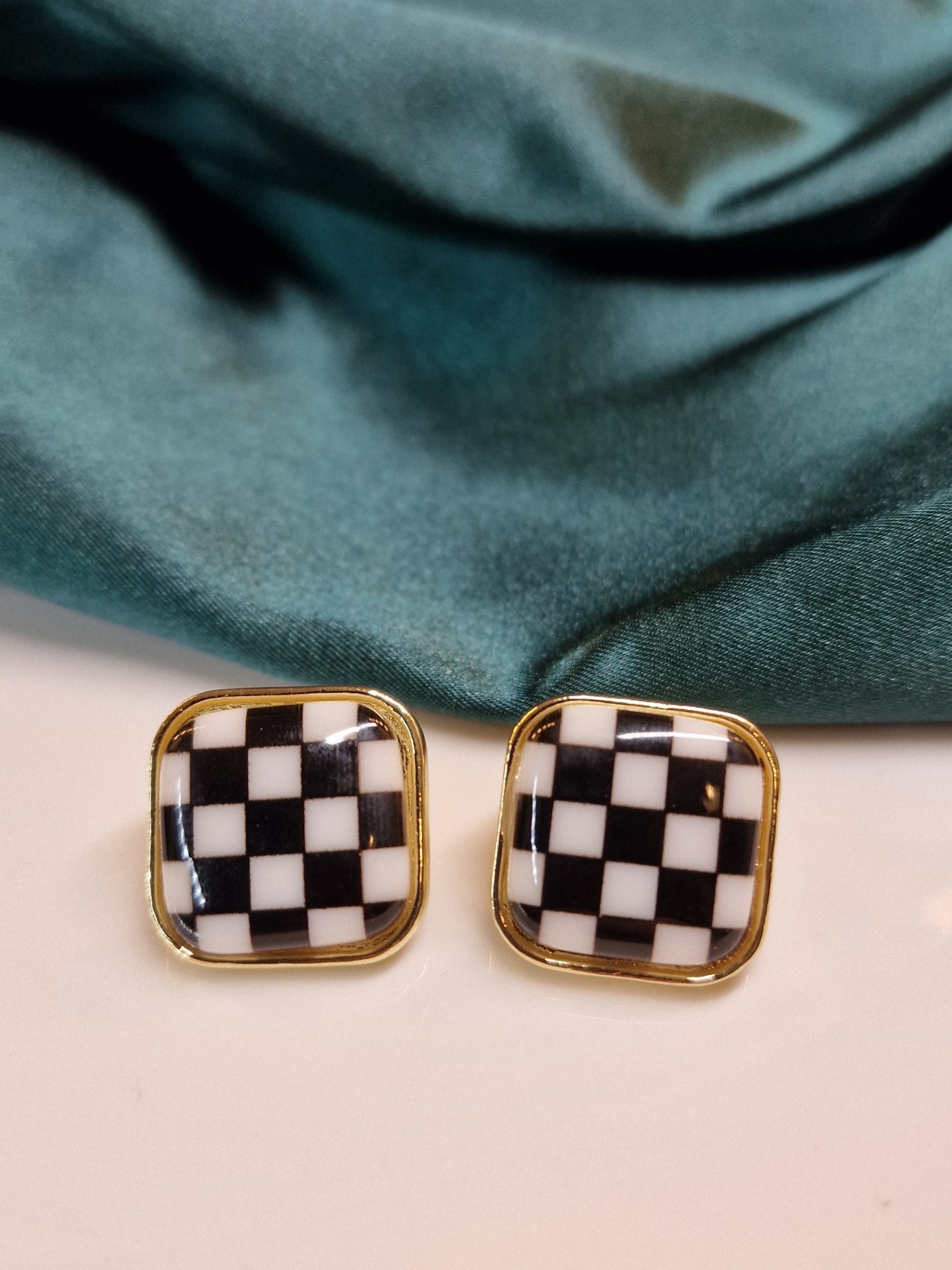 Chess, square earrings image 0
