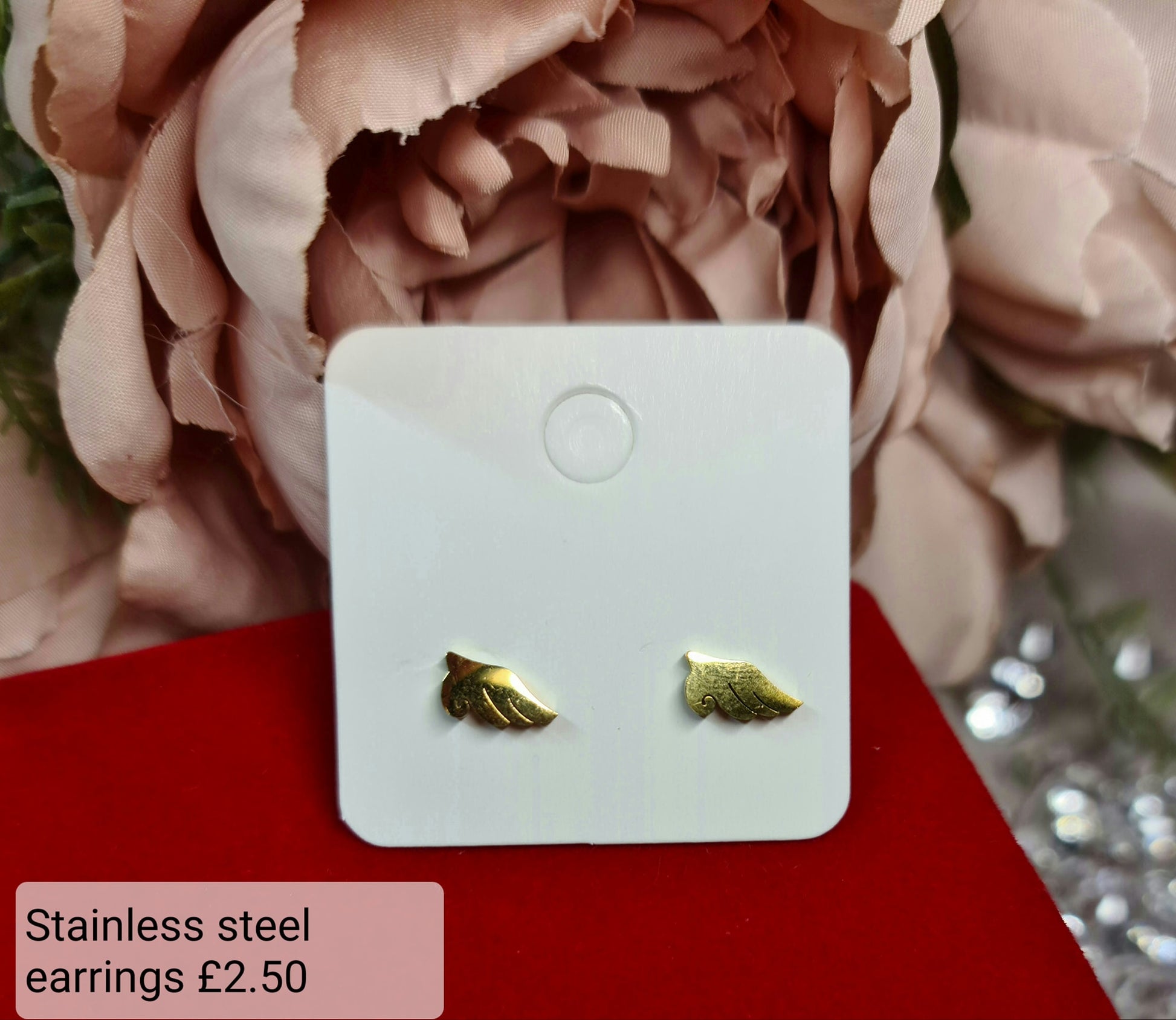 Stud earrings image 0