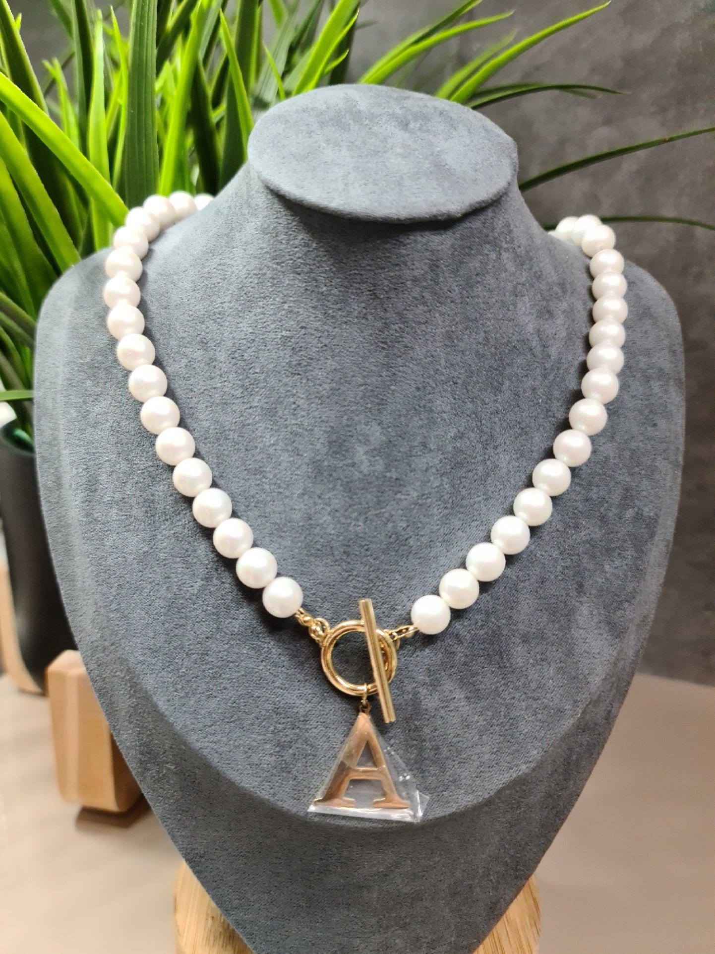 Letter A, pearl necklace image 0