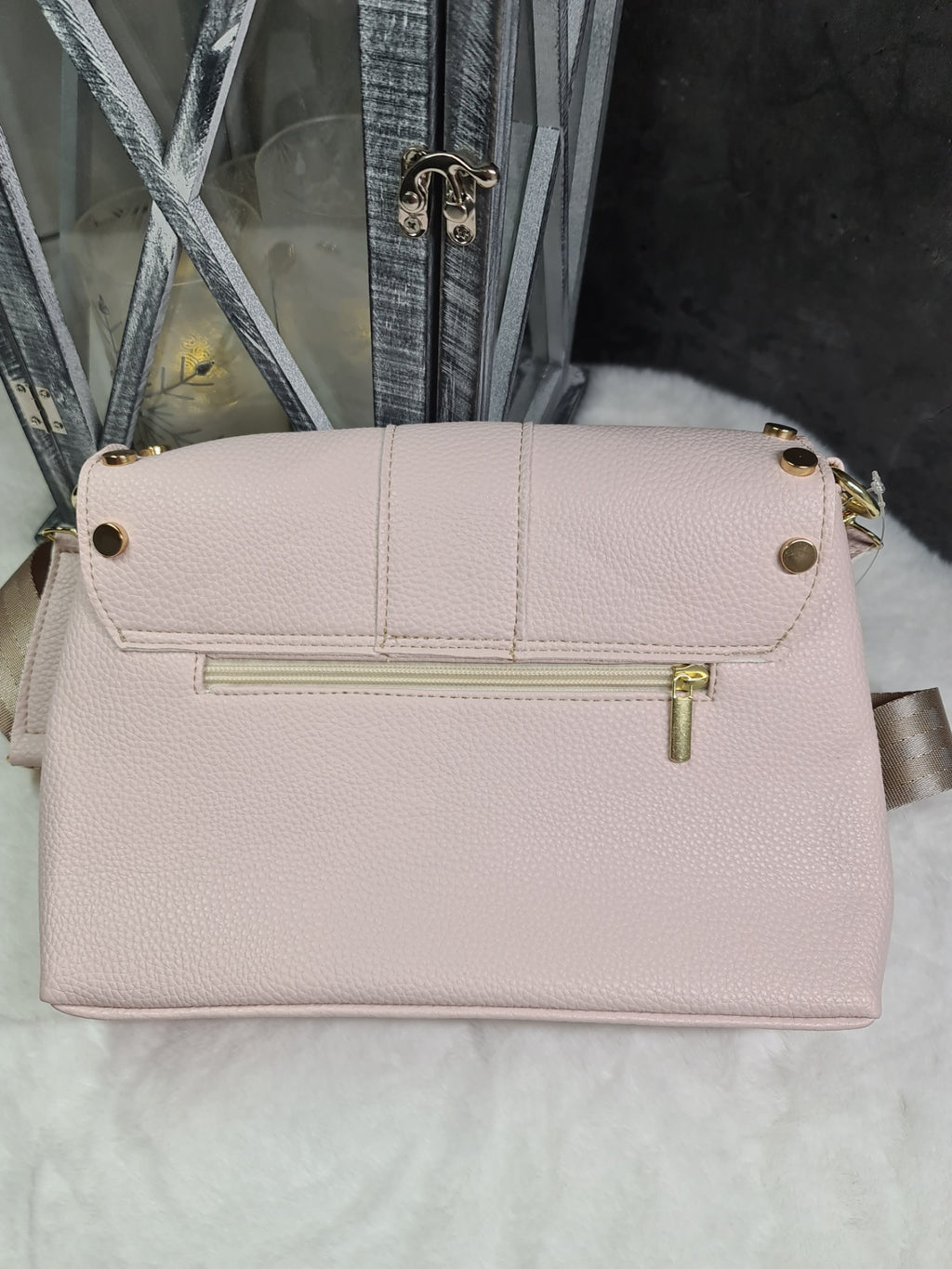 Vittoria Lucca baby pink handbag image 2