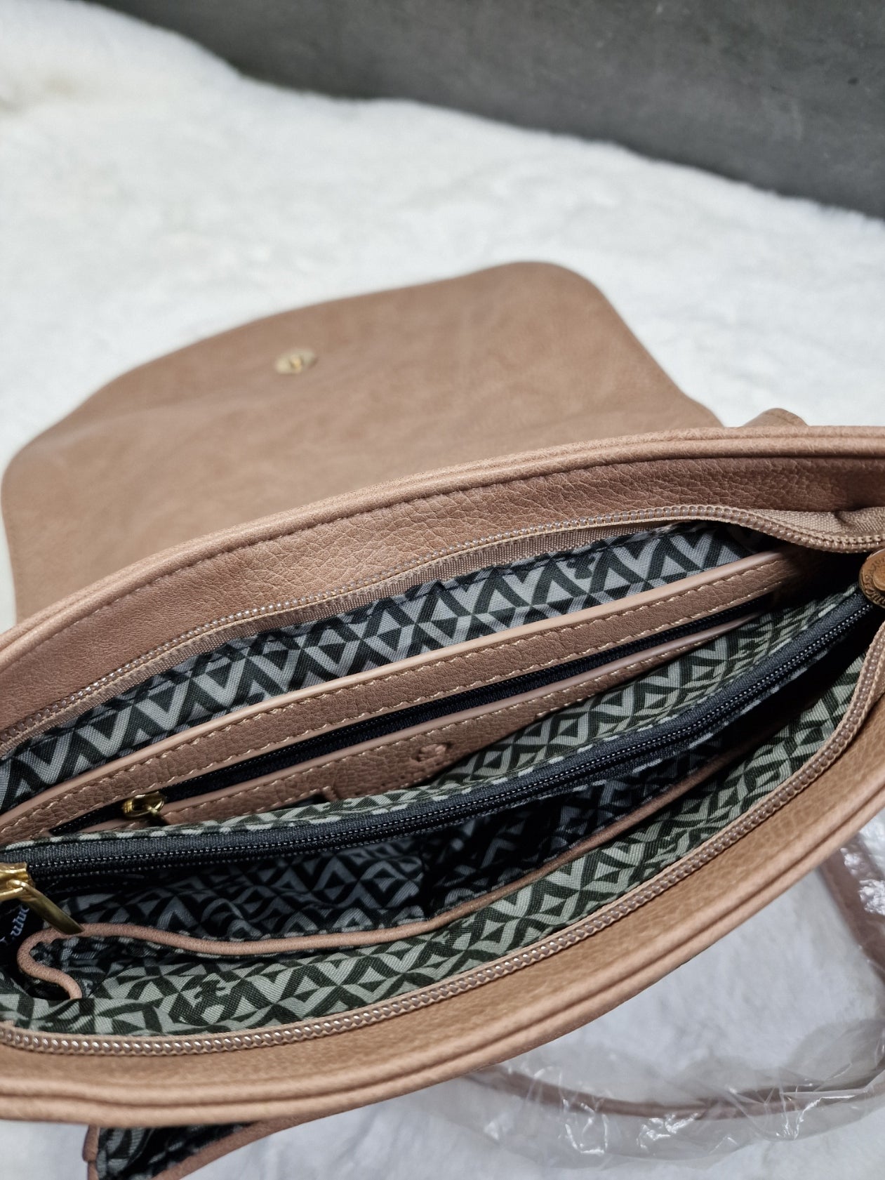 Lulu Castagnette cross body bag in caramel image 2