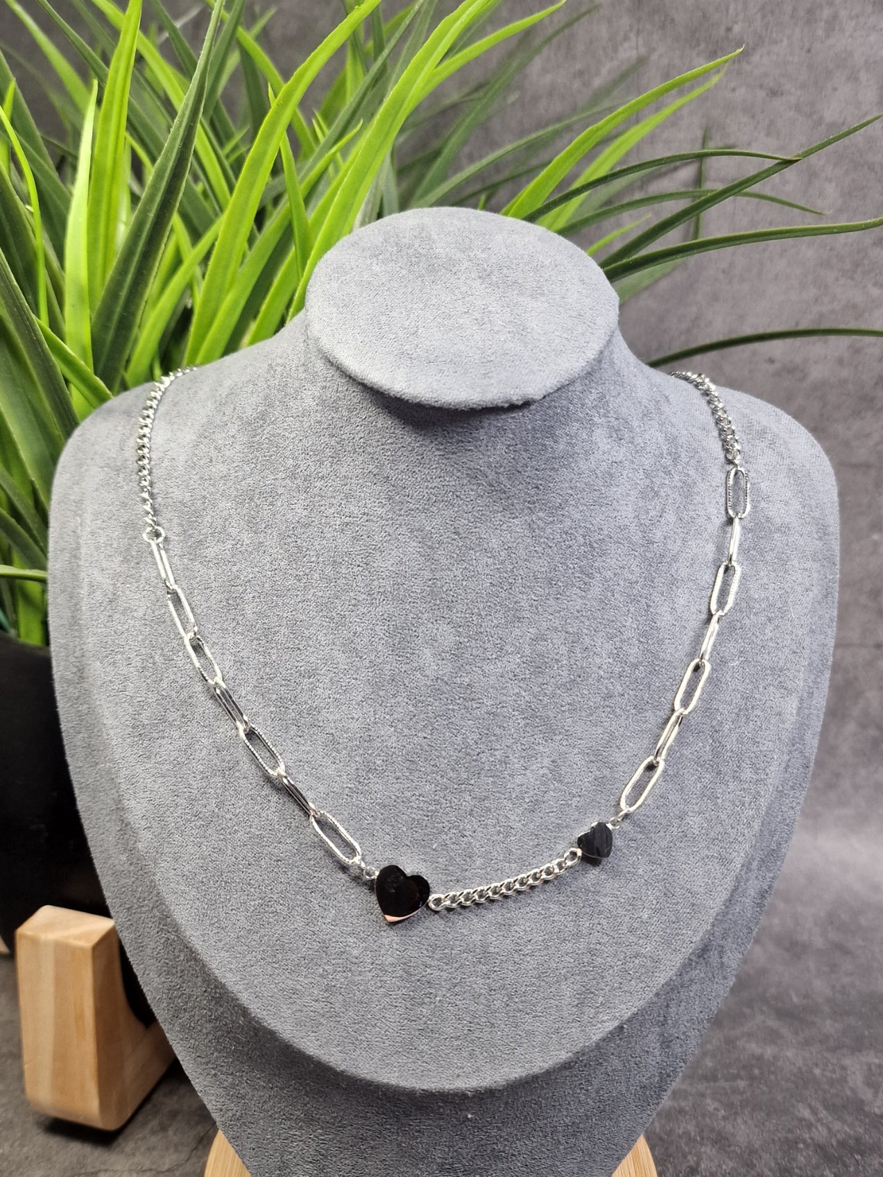 Silver, hearts necklace image 0