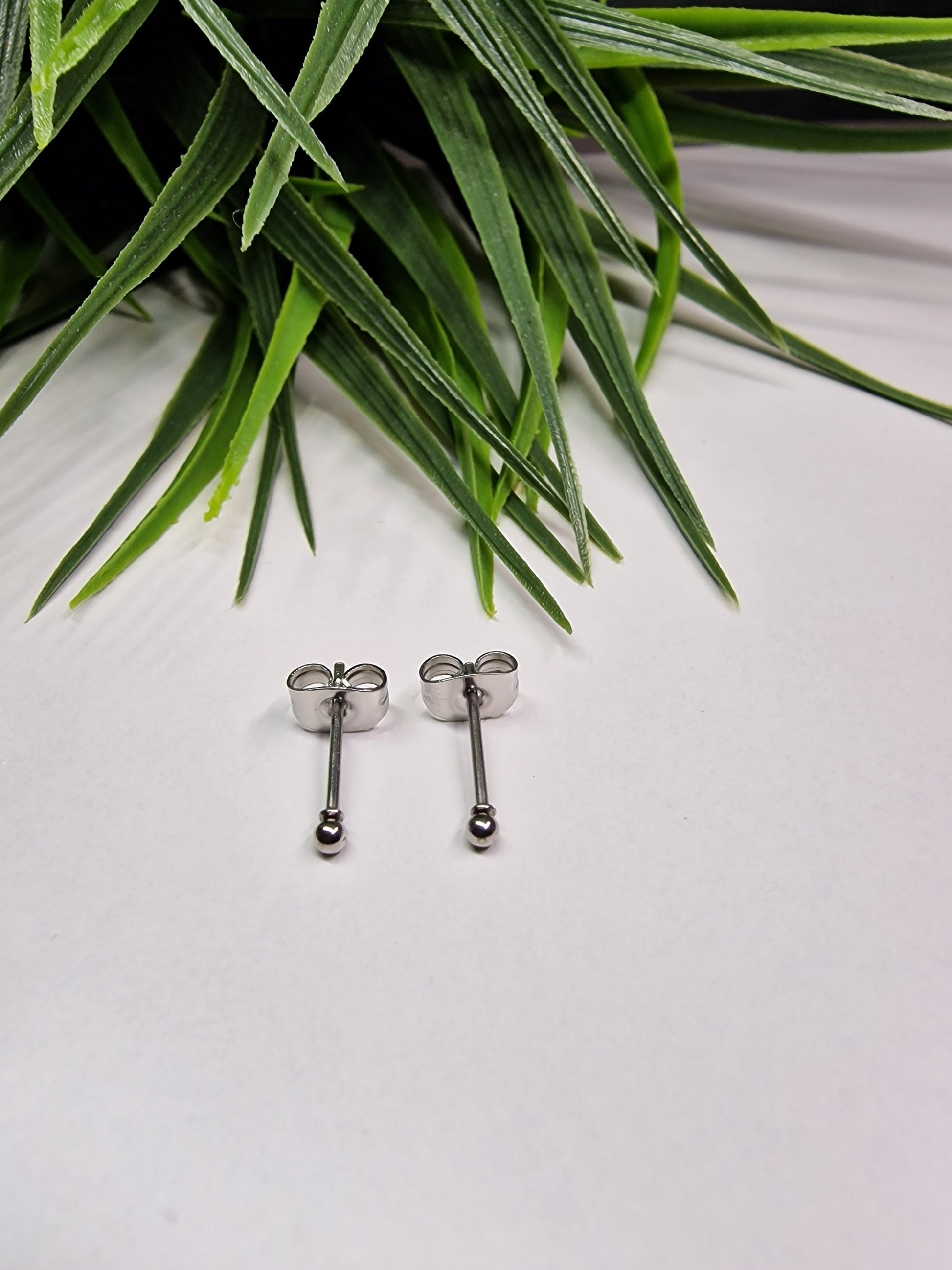 Plain ball earrings silver 0.2cm image 0