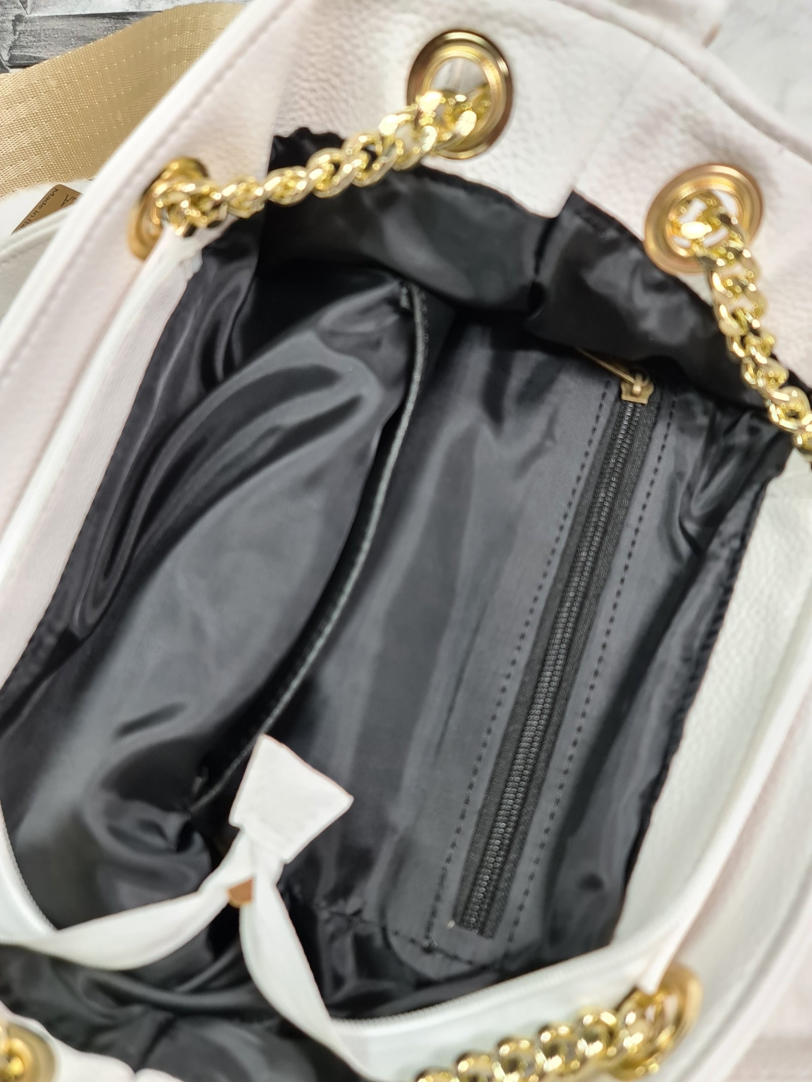 Vittoria Lucca white handbag image 2