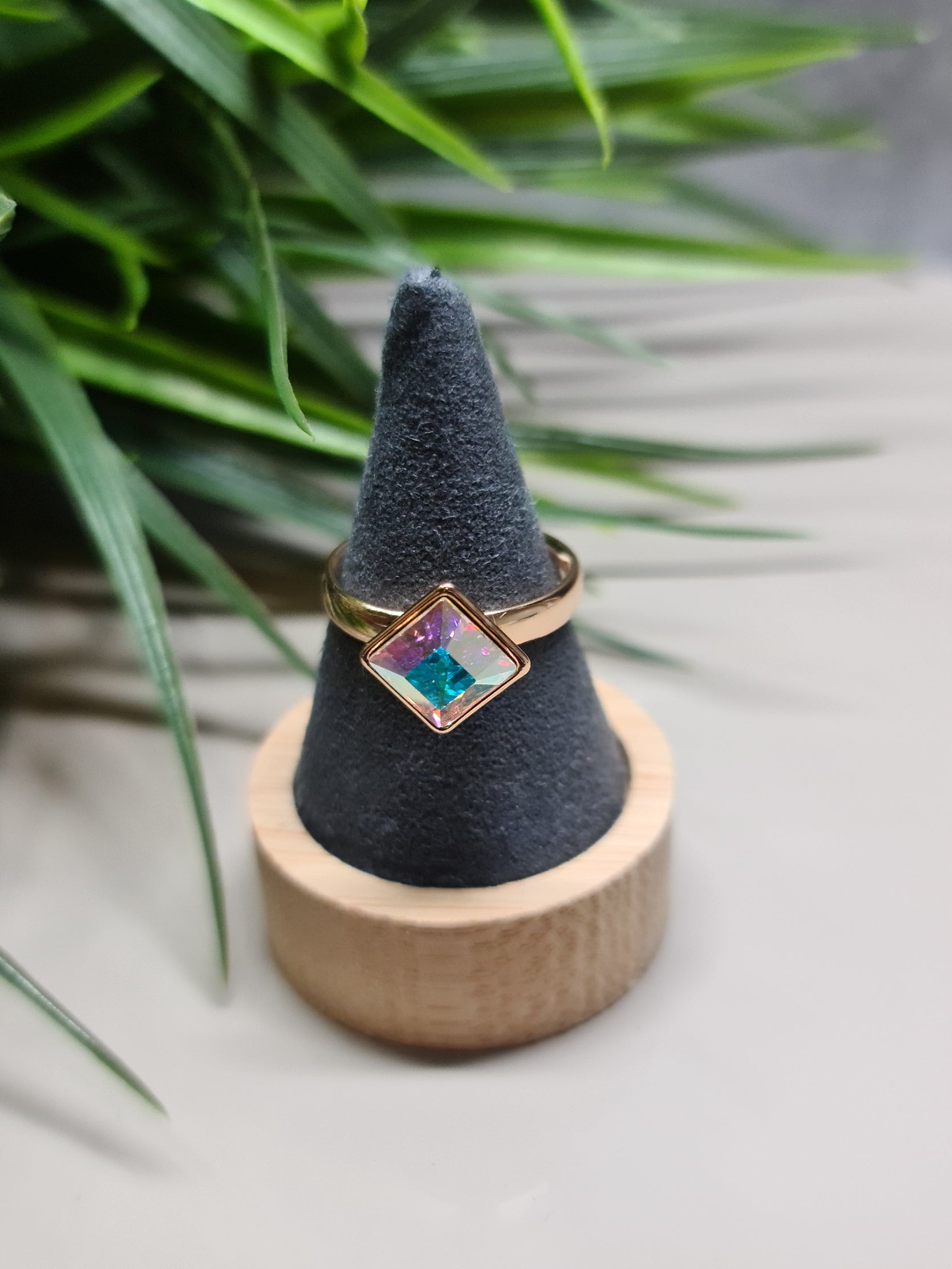 Crystal ring - multicolour image 0