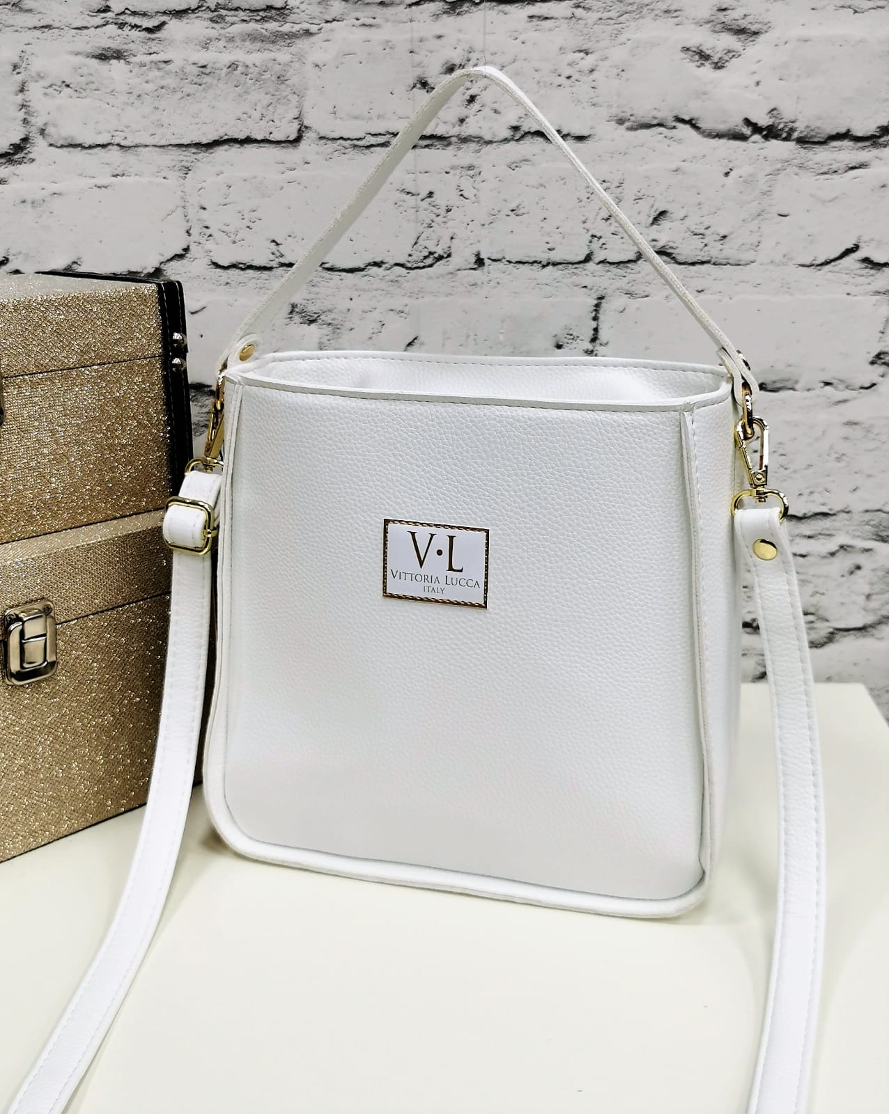 Vittoria Lucca white handbag image 0