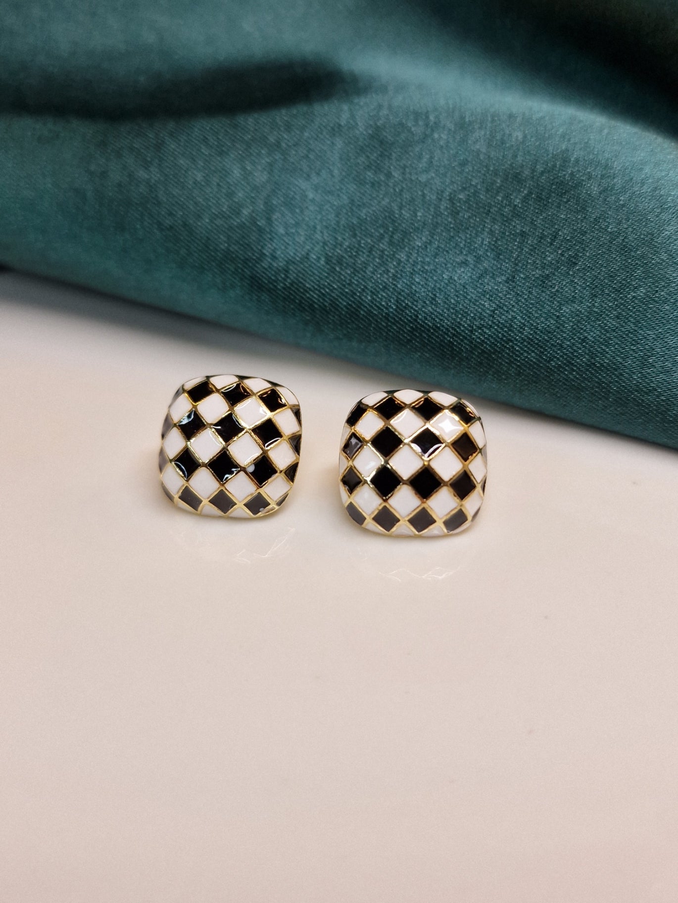 Chess, square earrings image 0