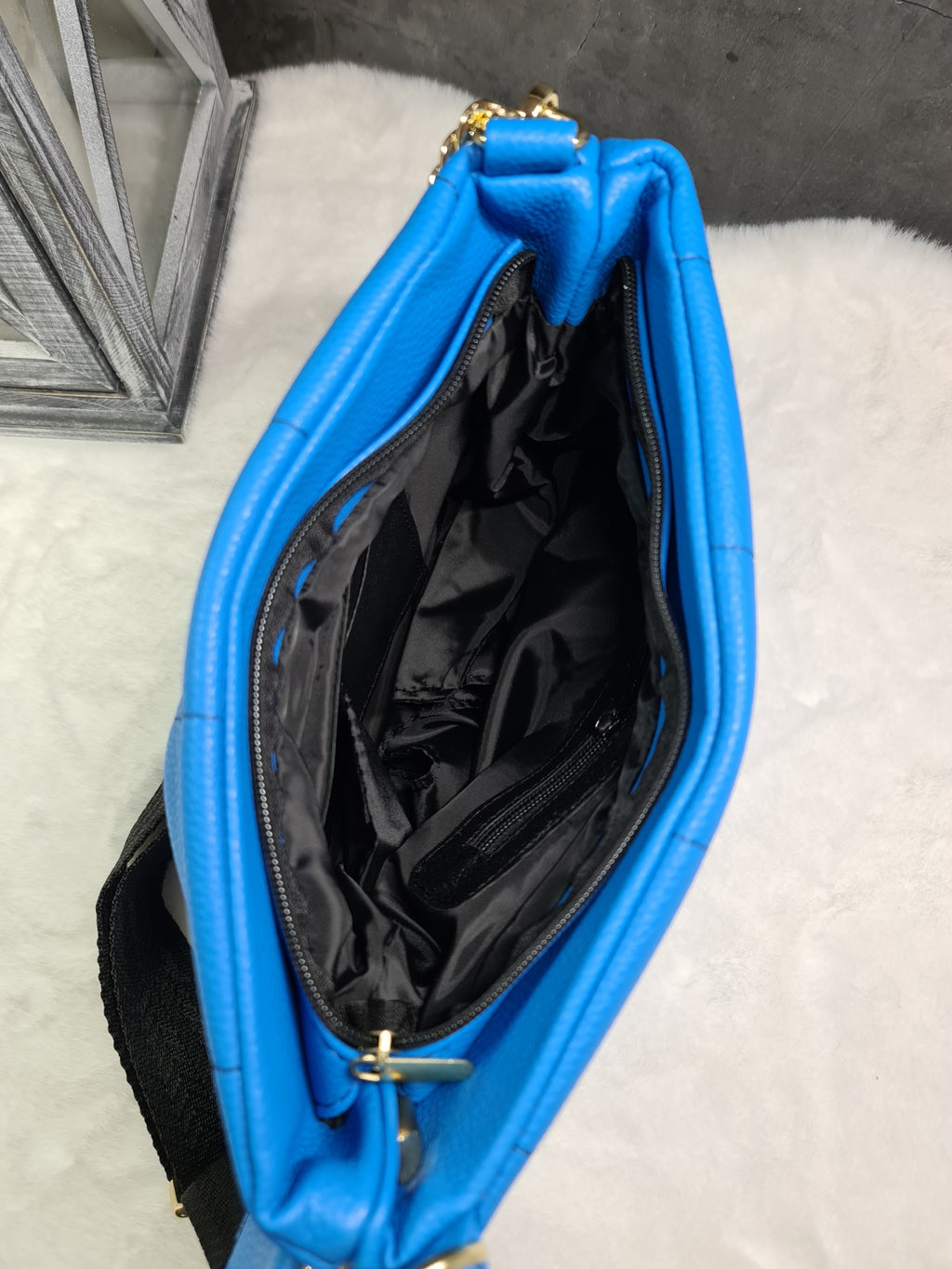 Vittoria Lucca blue handbag image 2