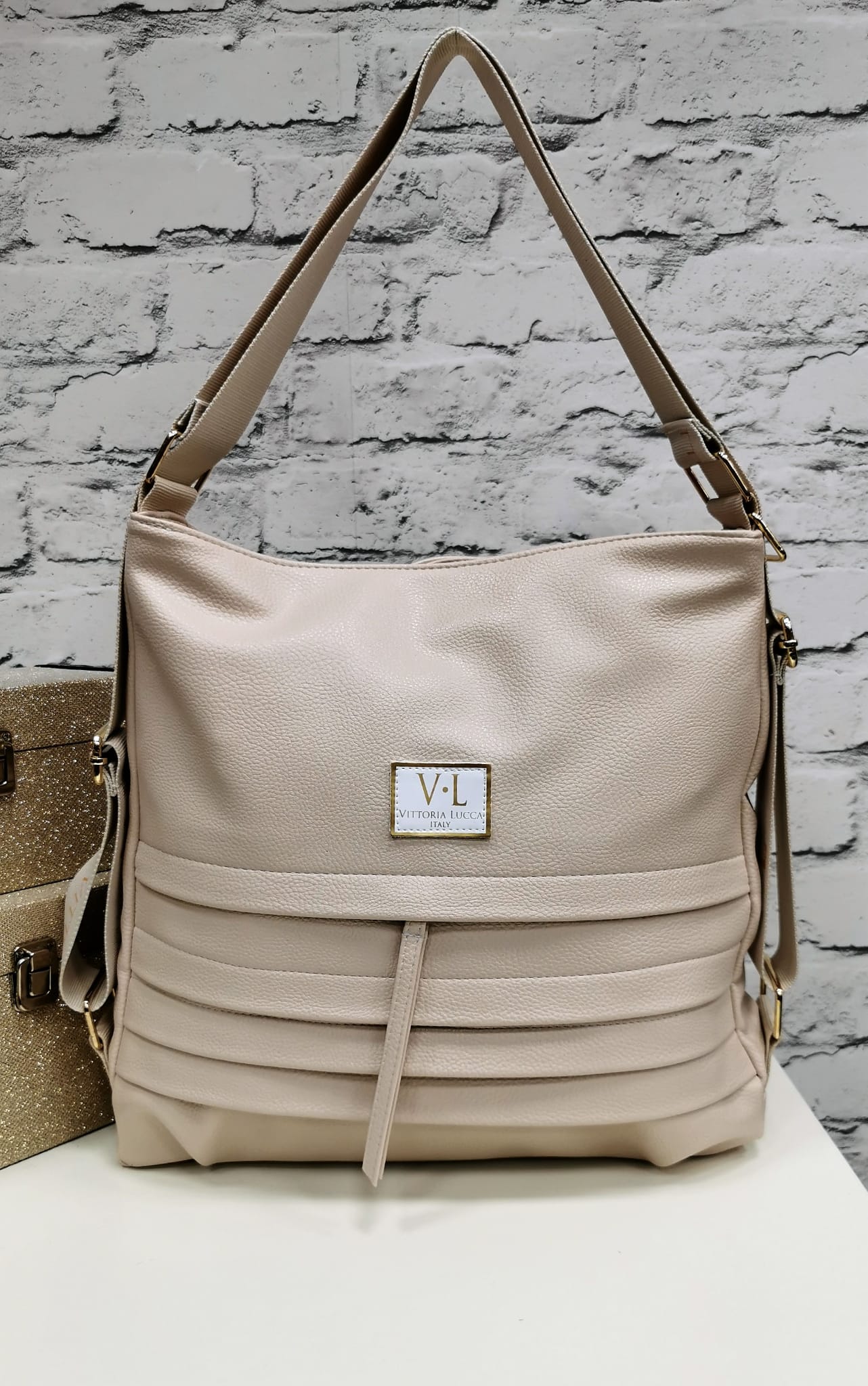 Vittoria Lucca beige handbag image 0