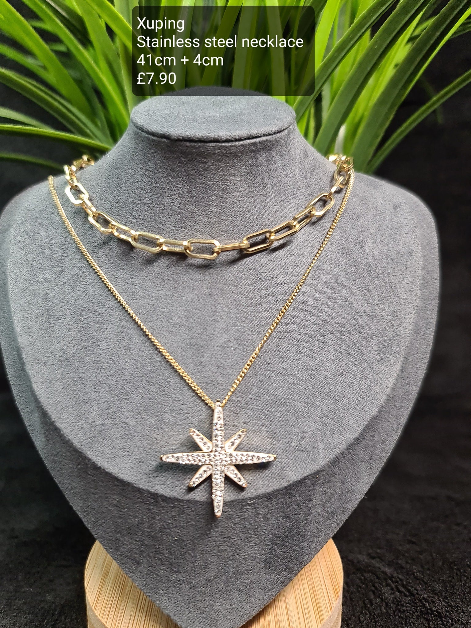 Star necklace image 0