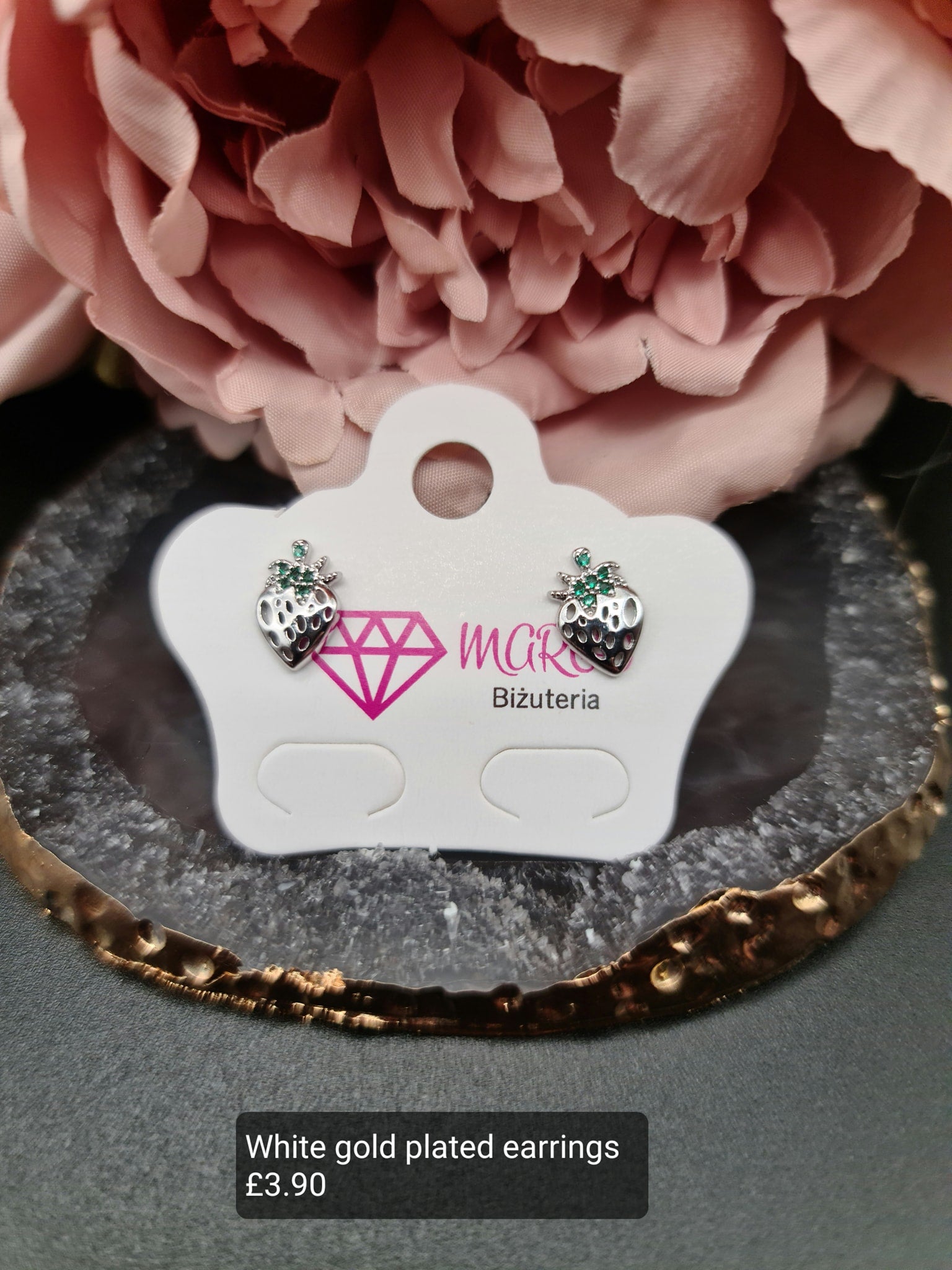 Strawberry earrings image 0