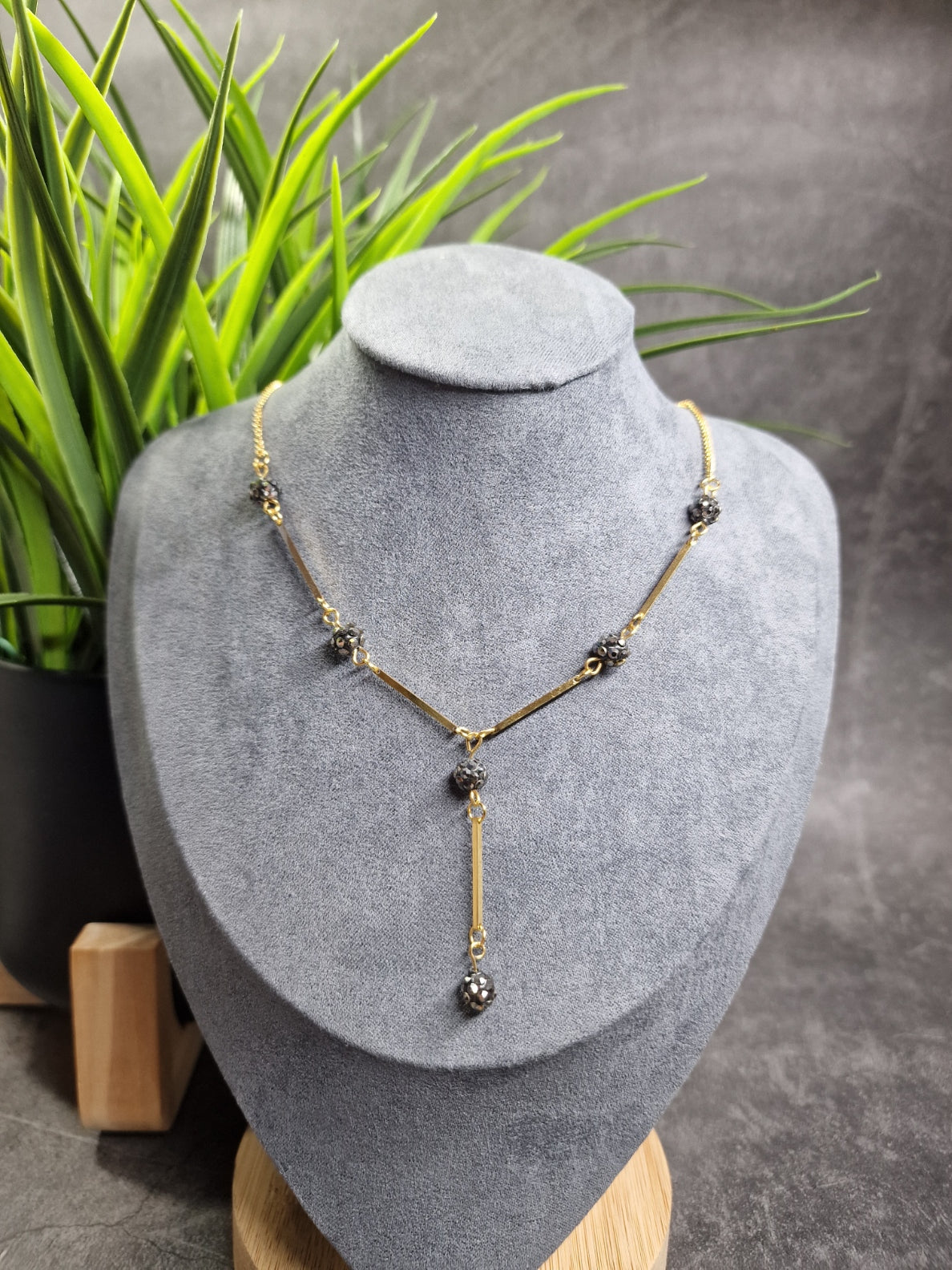 Elegant tie necklace image 0