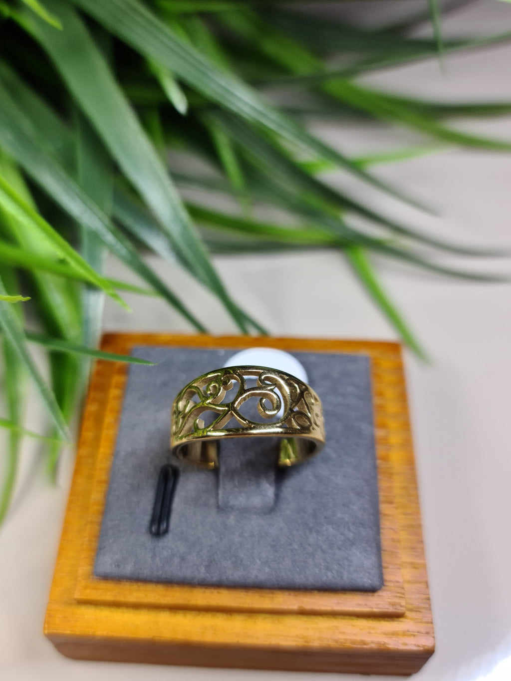 Elegant ring image 1