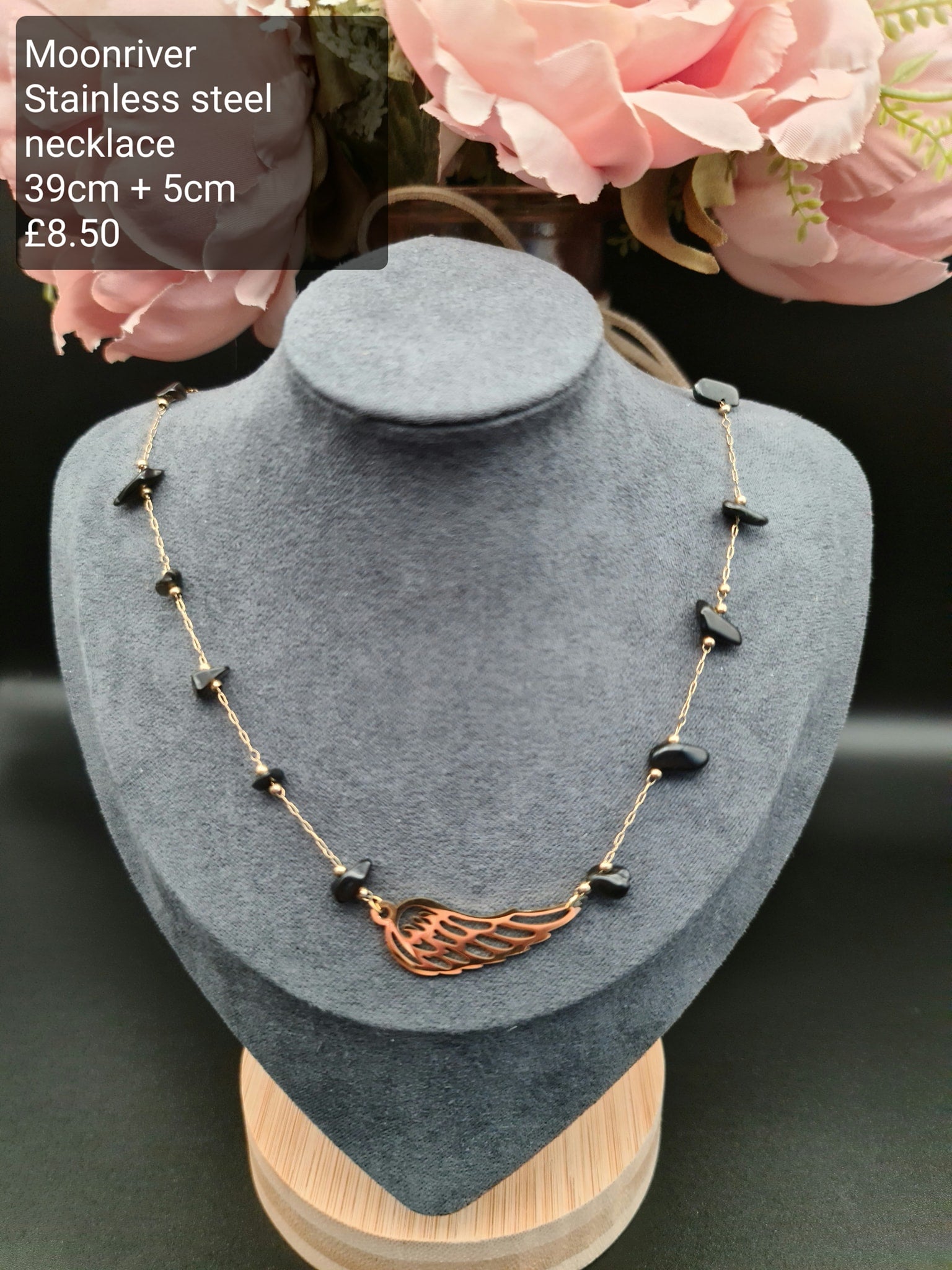 Necklace image 0