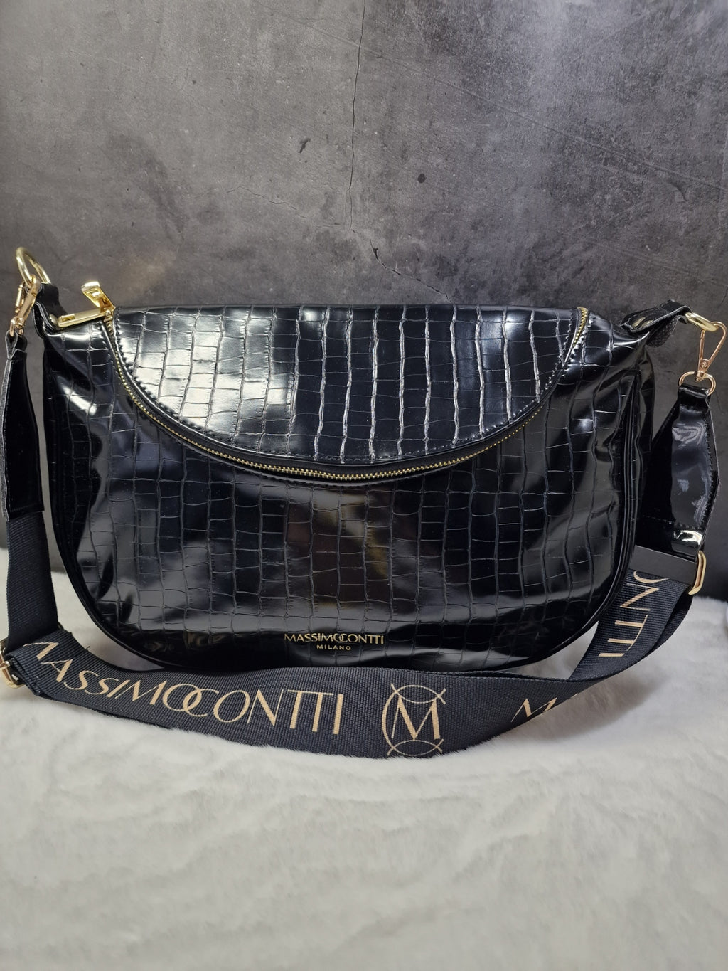 Massimo Contti cross body bag in black image 0