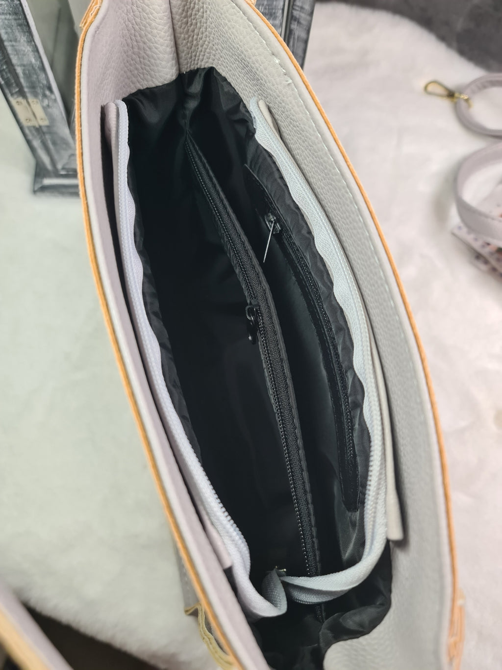 Vittoria Lucca grey handbag image 2