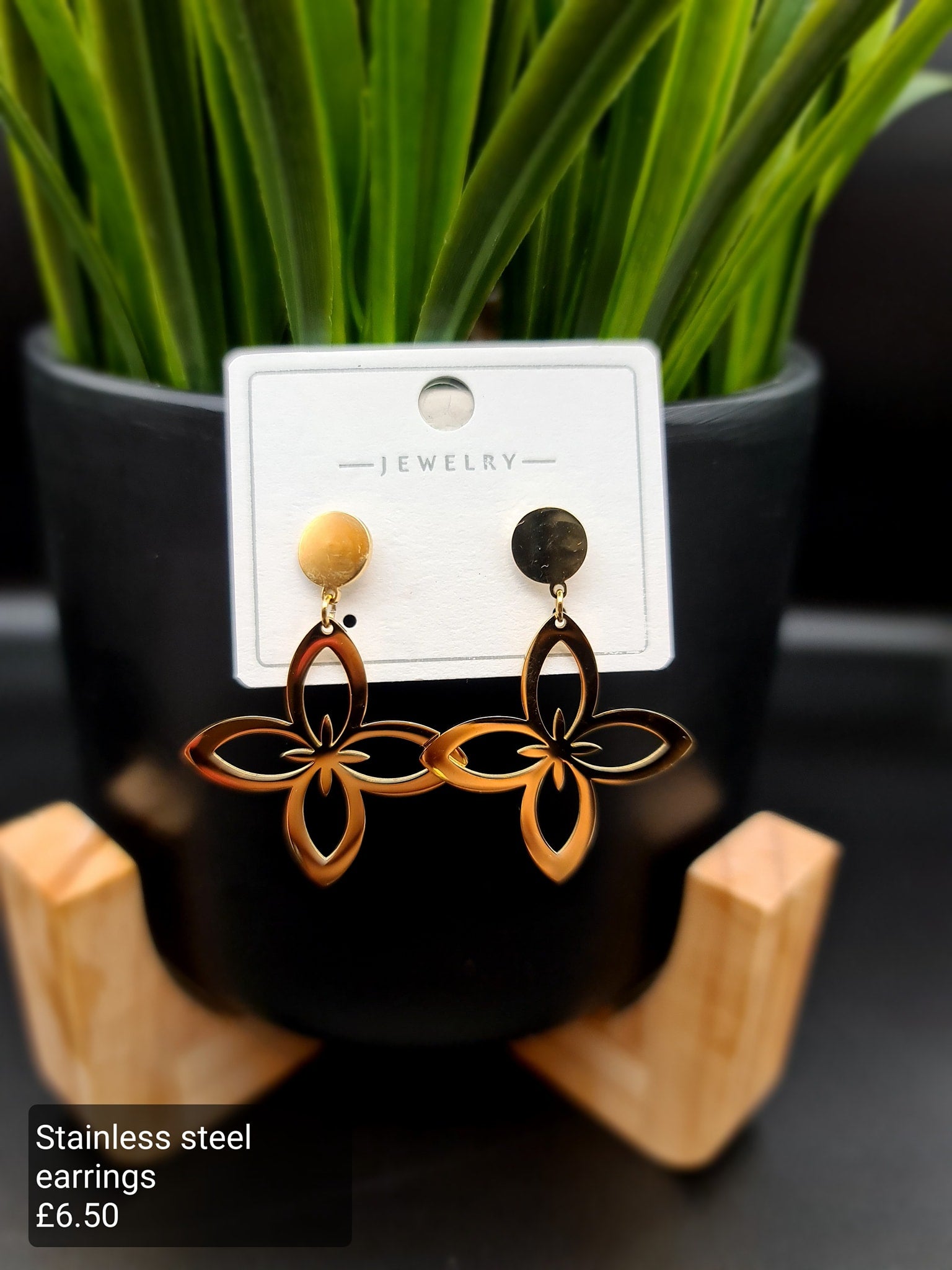 Lily earrings image 0