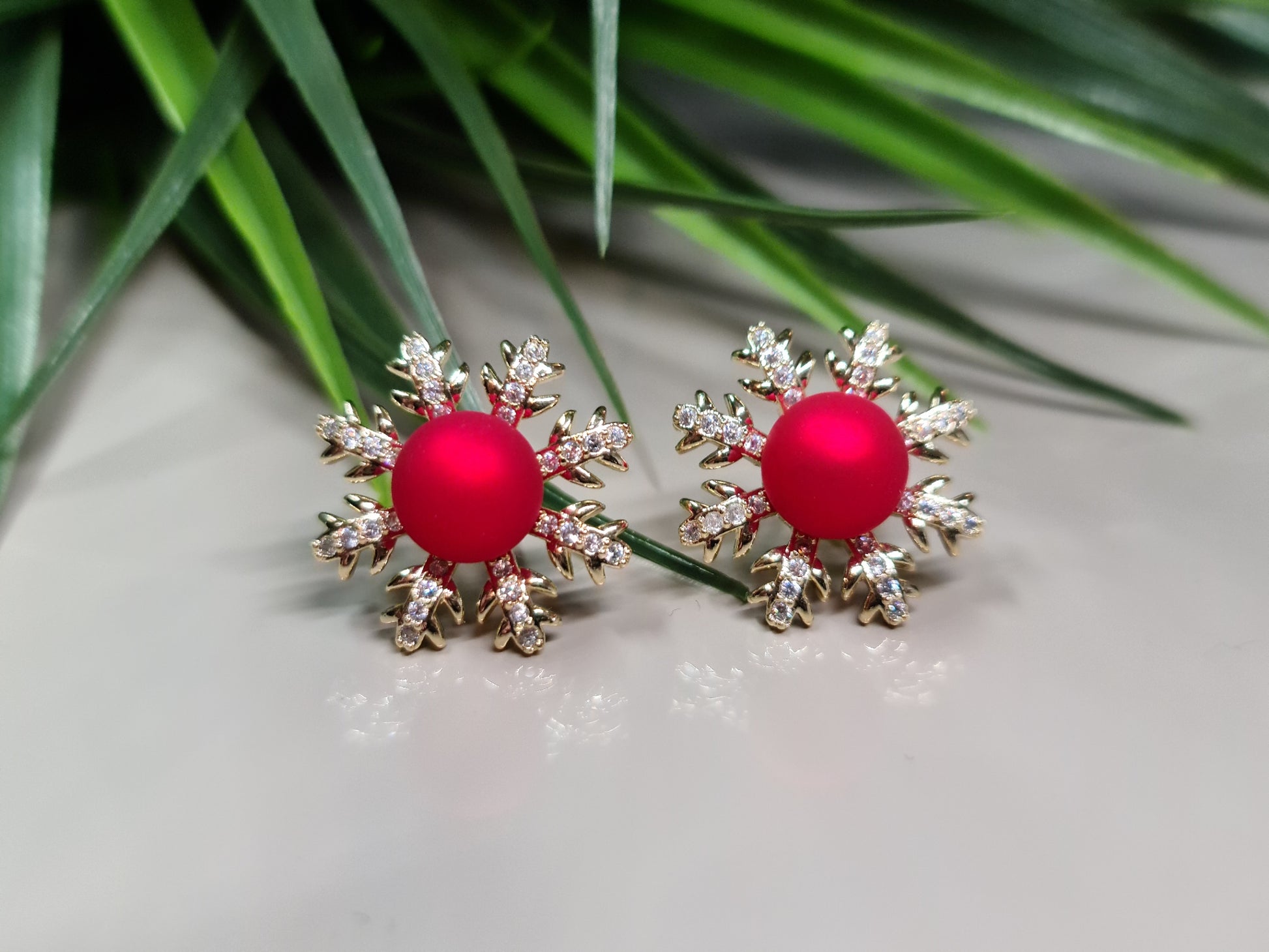 Christmas collection, snowflakes earrings image 1