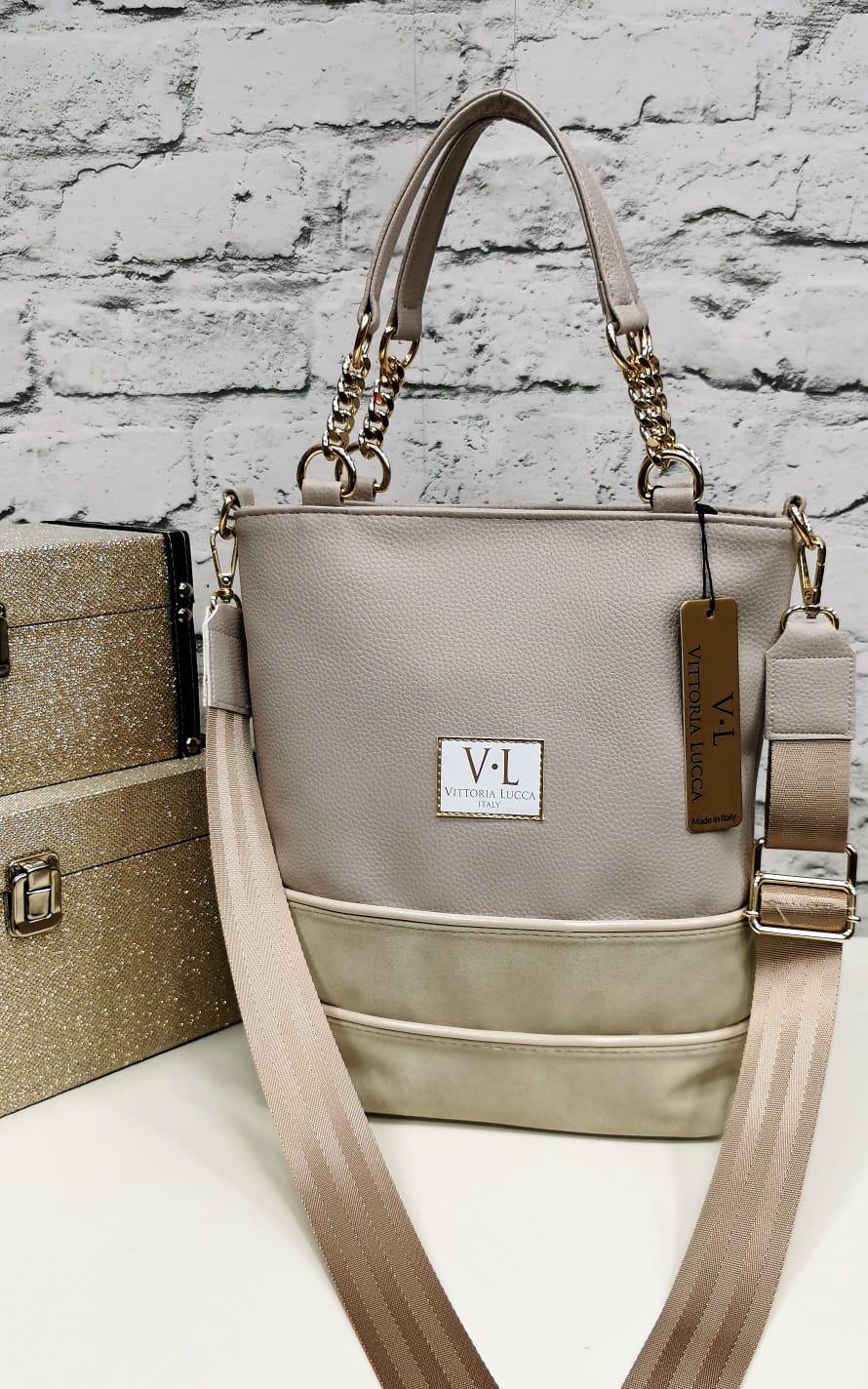 Vittoria Lucca beige handbag image 0