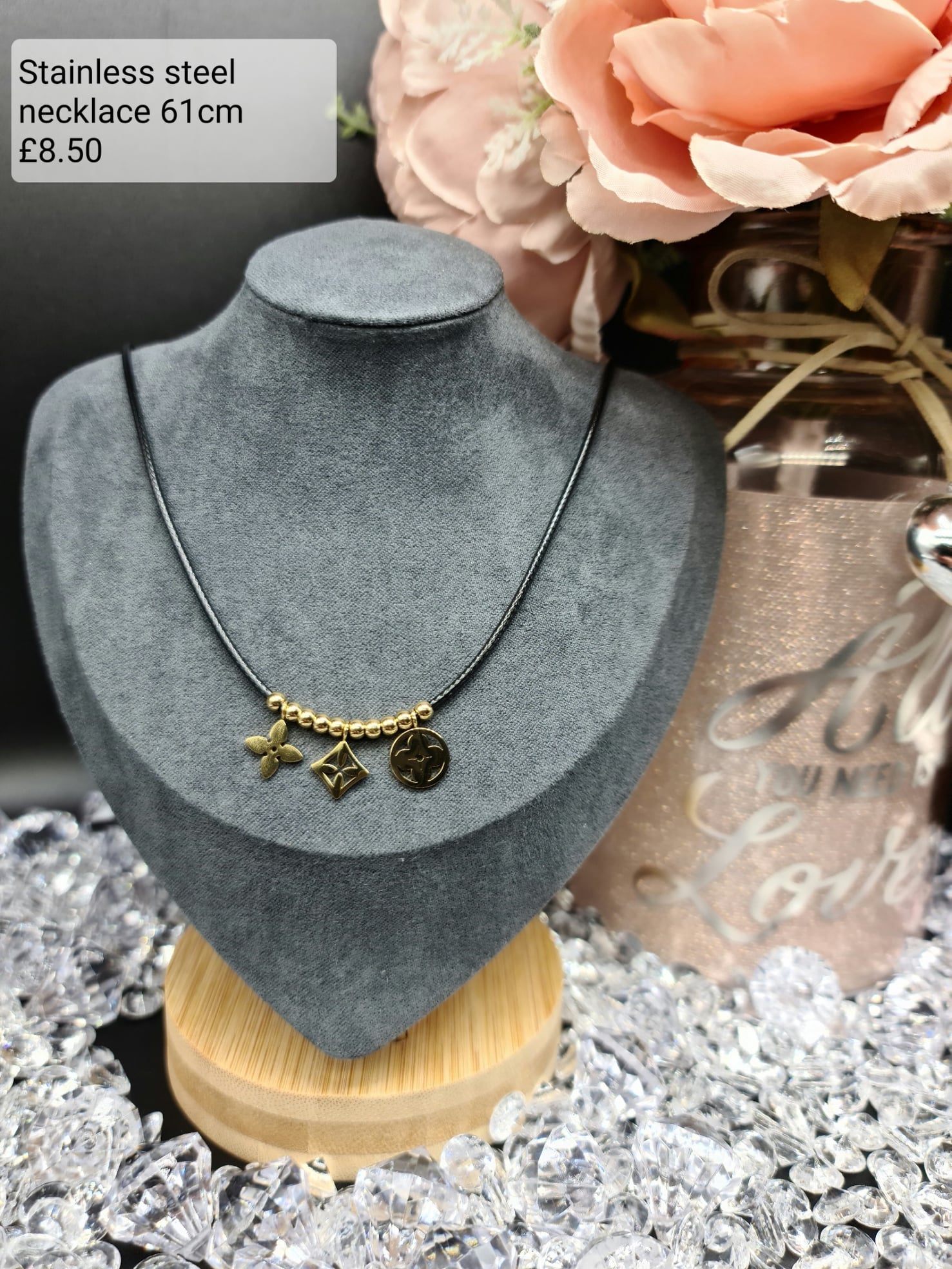 String necklace image 0