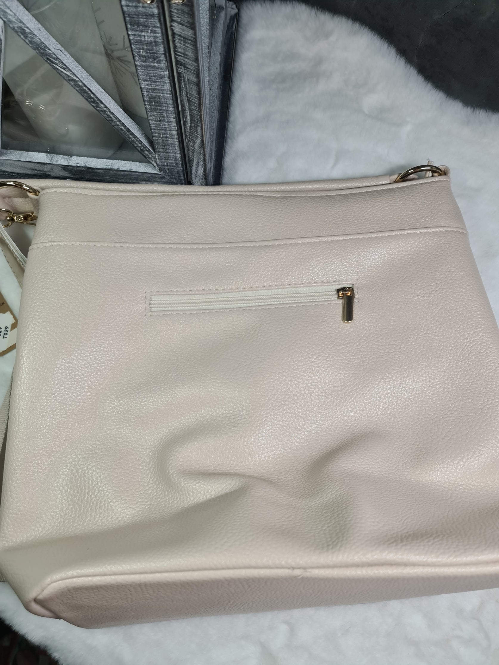 Vittoria Lucca beige handbag image 1