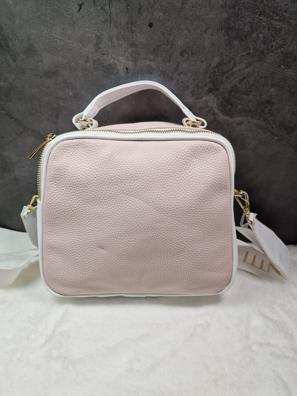 Massimo Contti - small, shoulder bag in baby pink image 1