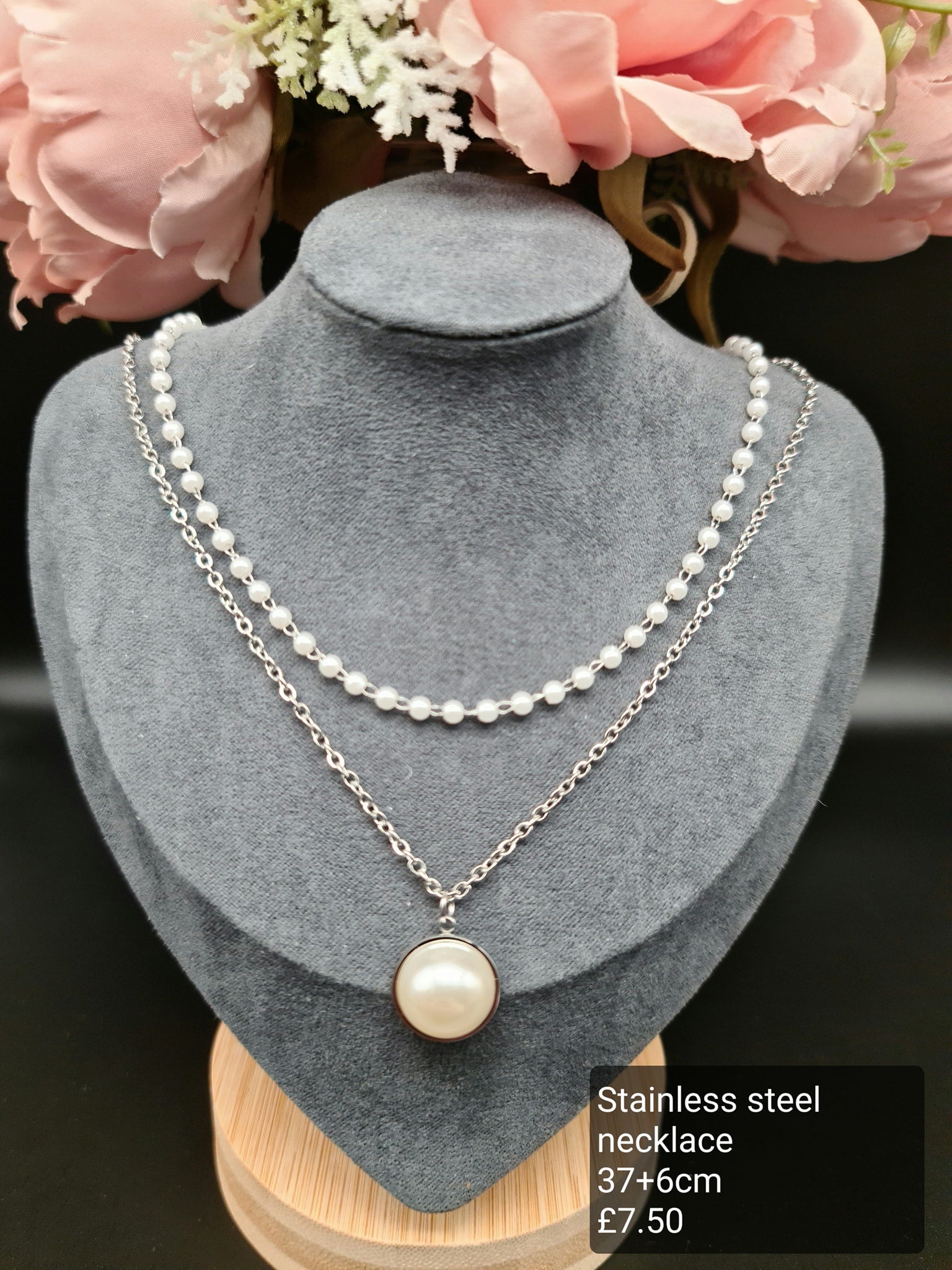 Double layer, pearl necklace image 0