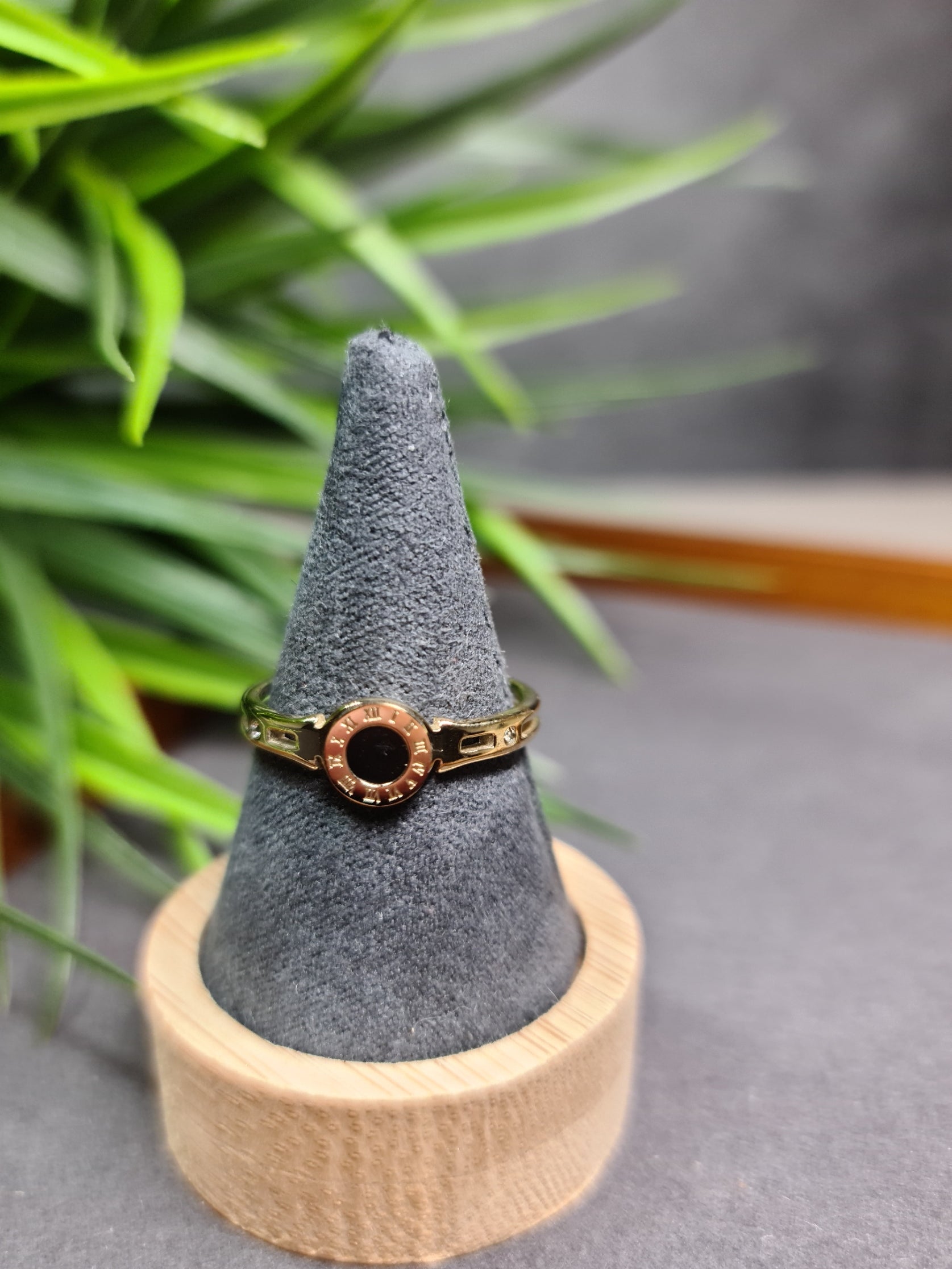 Roman numbers ring image 0