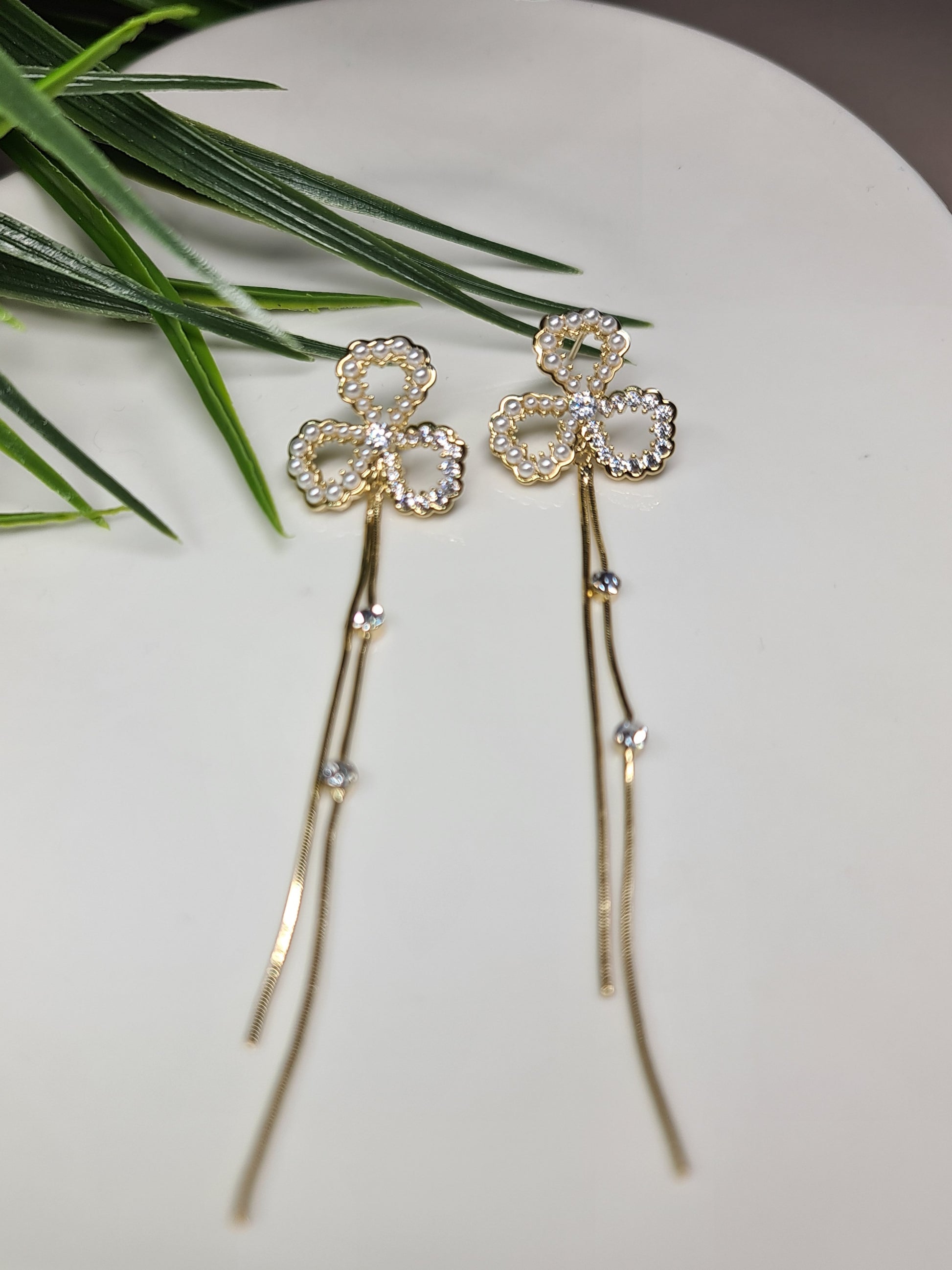 Clover, drop earrings image 0