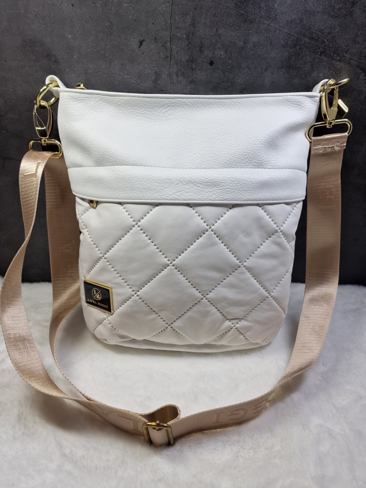 Laura Biaggi cross body bag in white image 0