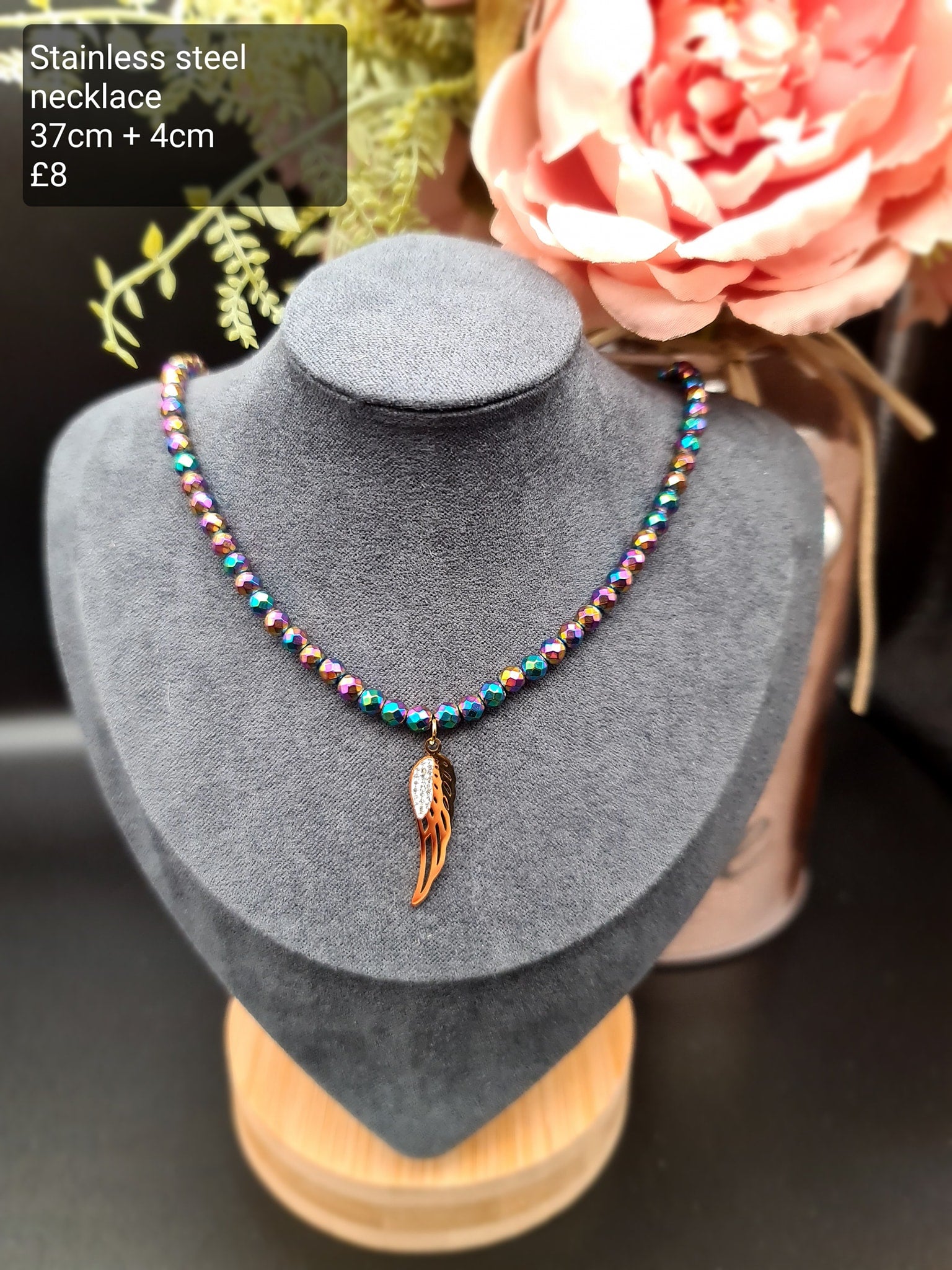 Beaded necklace image 0