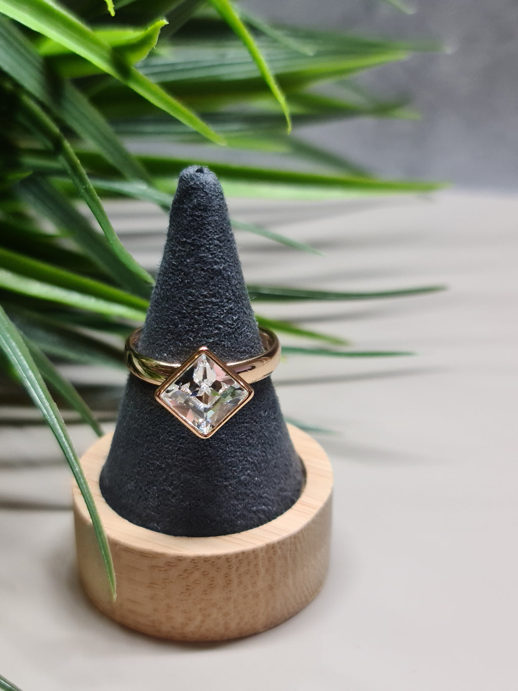 Crystal ring - clear image 1