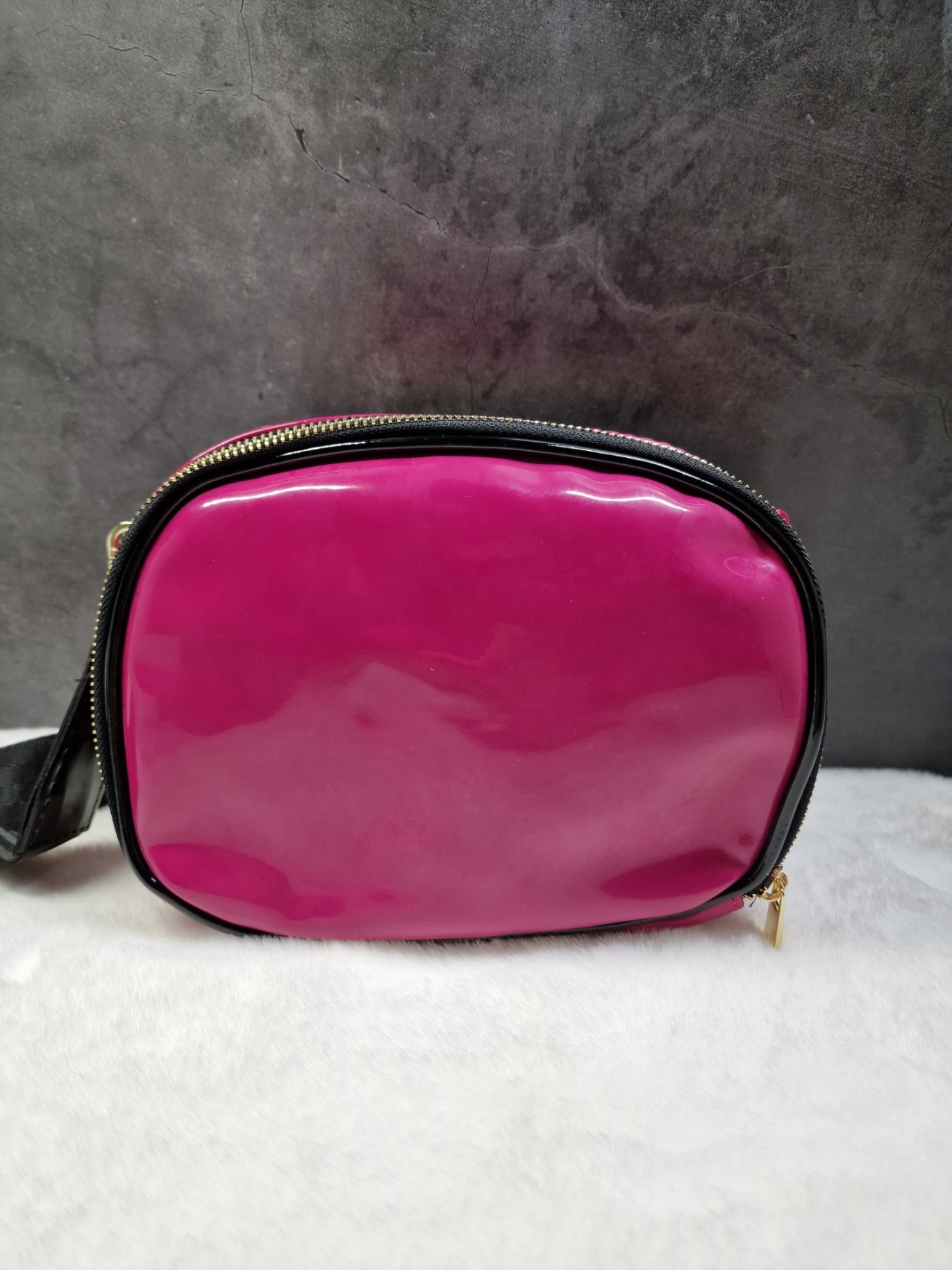 Laura Biaggi small, cross body bag in fuchsia image 1
