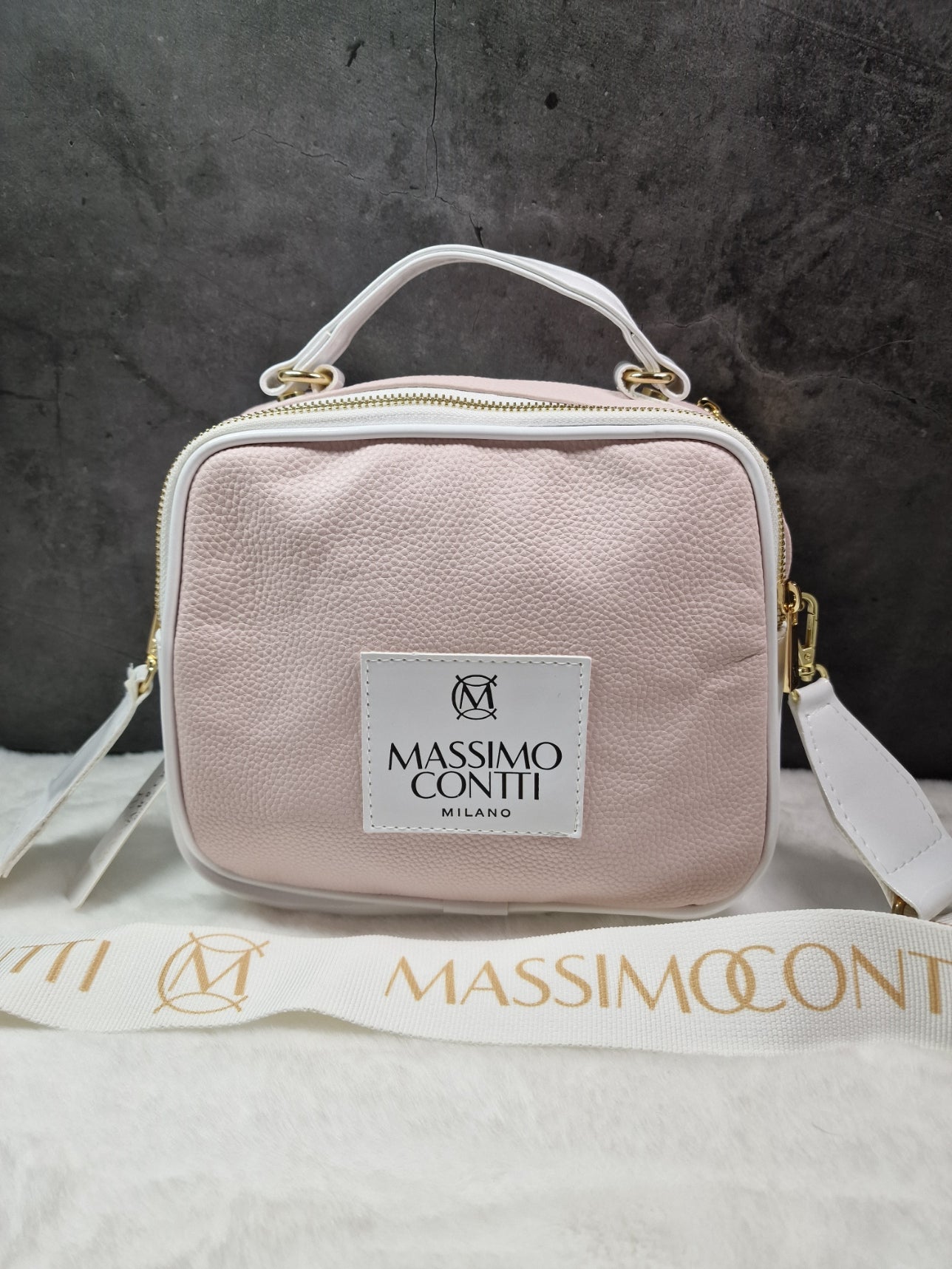 Massimo Contti - small, shoulder bag in baby pink image 0