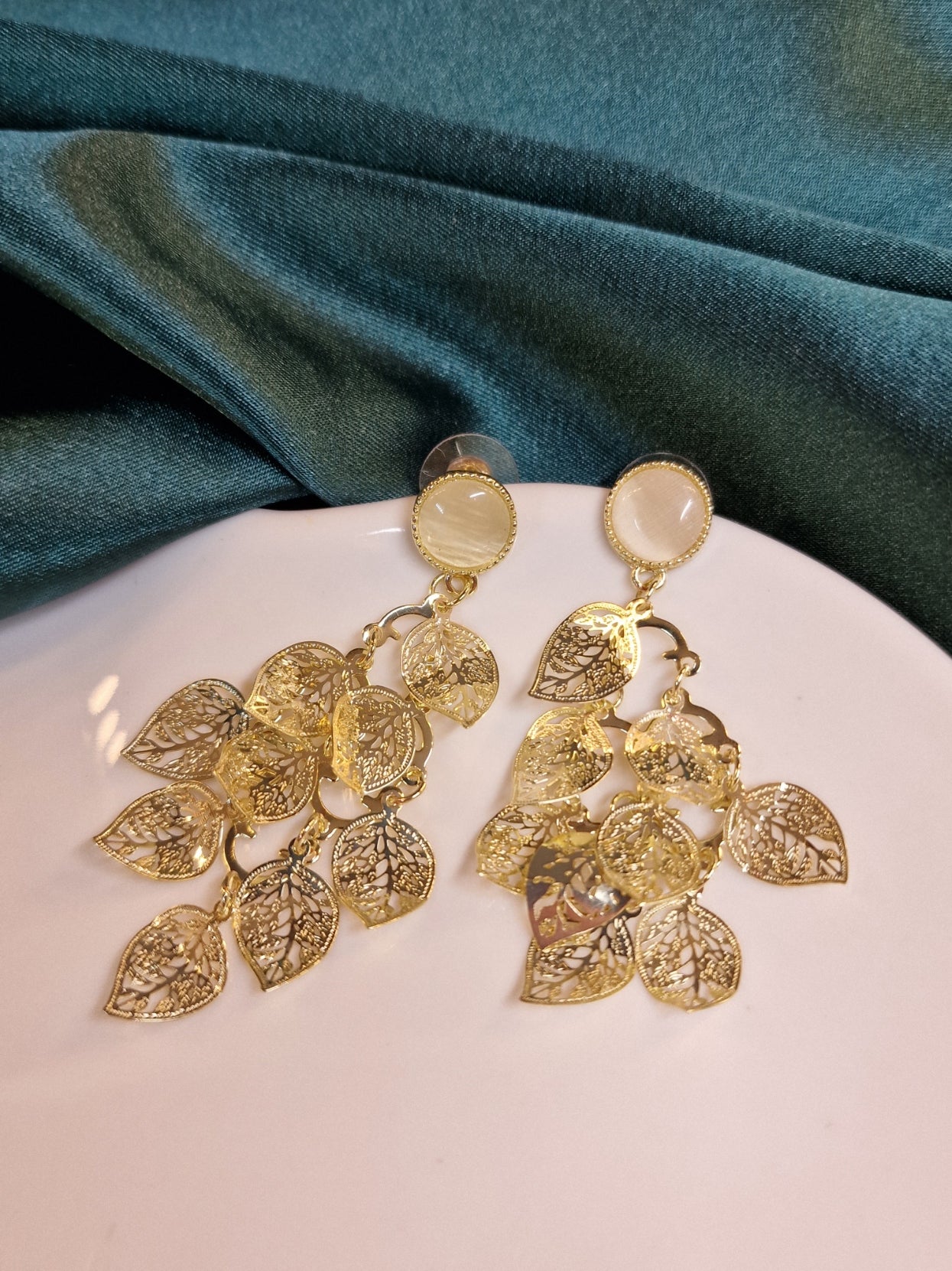 Elegant leaf, drop earrings image 0