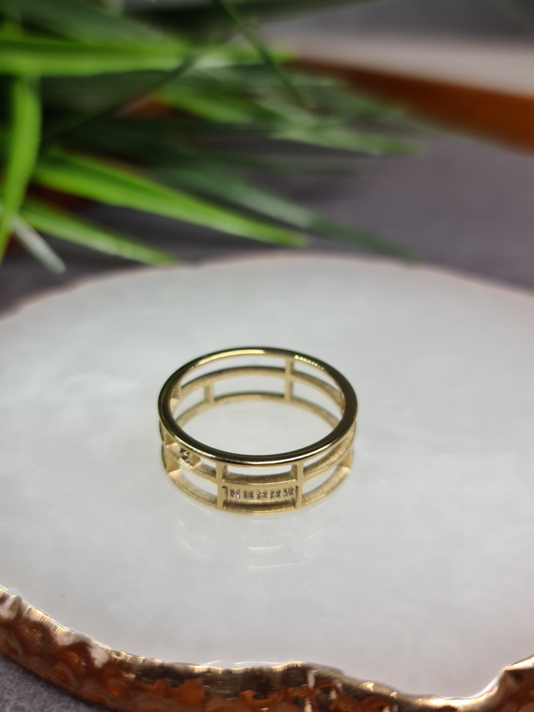 Stylish wedding ring image 1