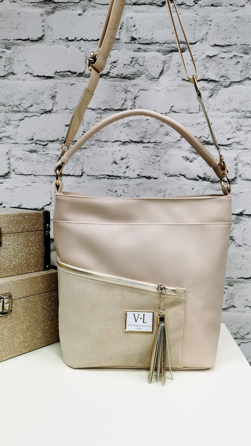 Vittoria Lucca beige handbag image 0