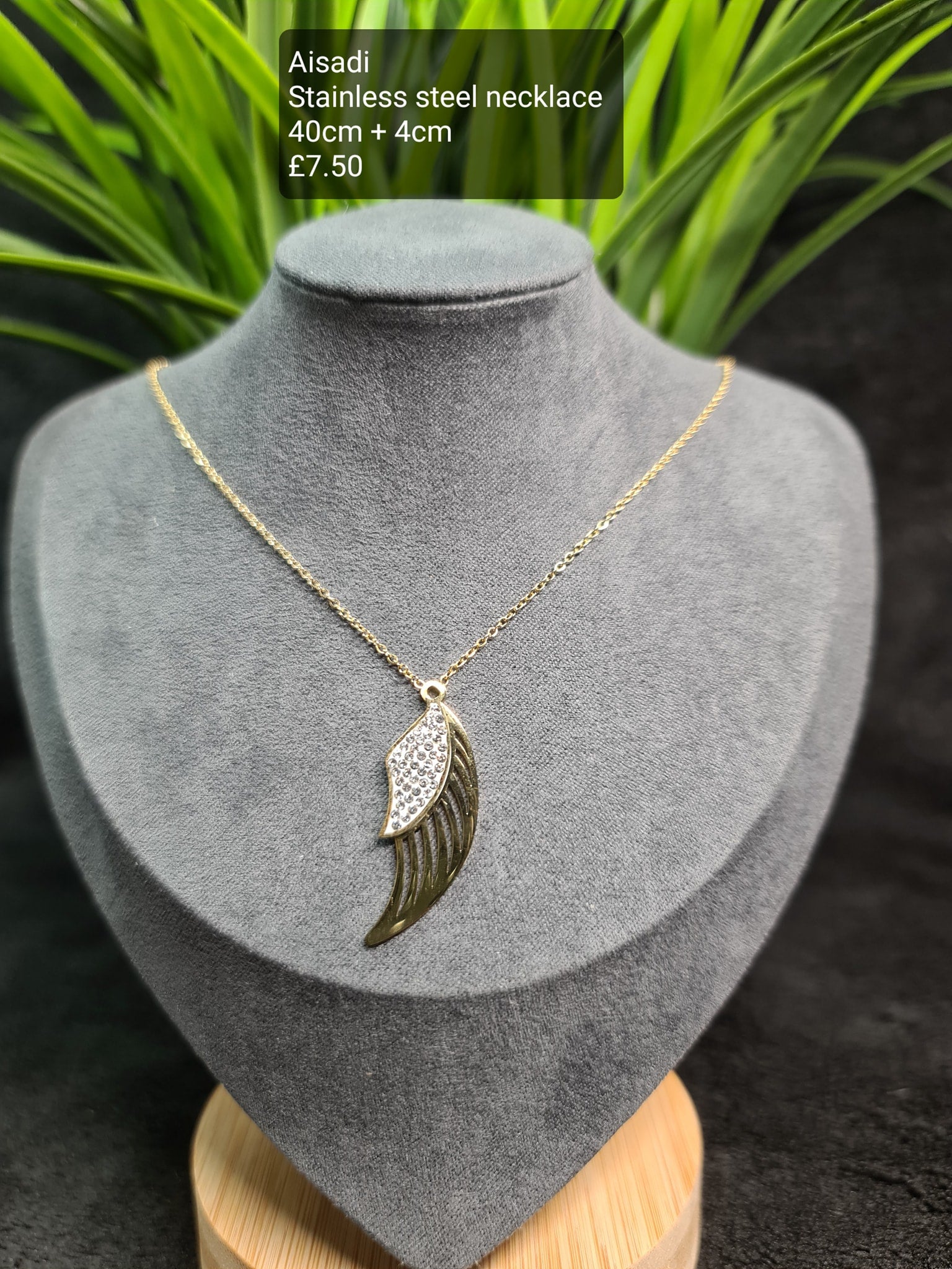 Wing necklace image 0