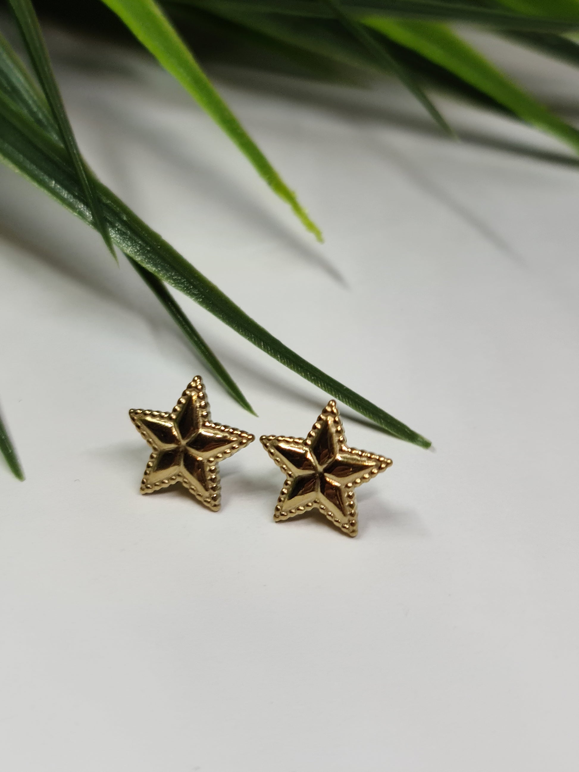 Christmas collection, star earrings image 1